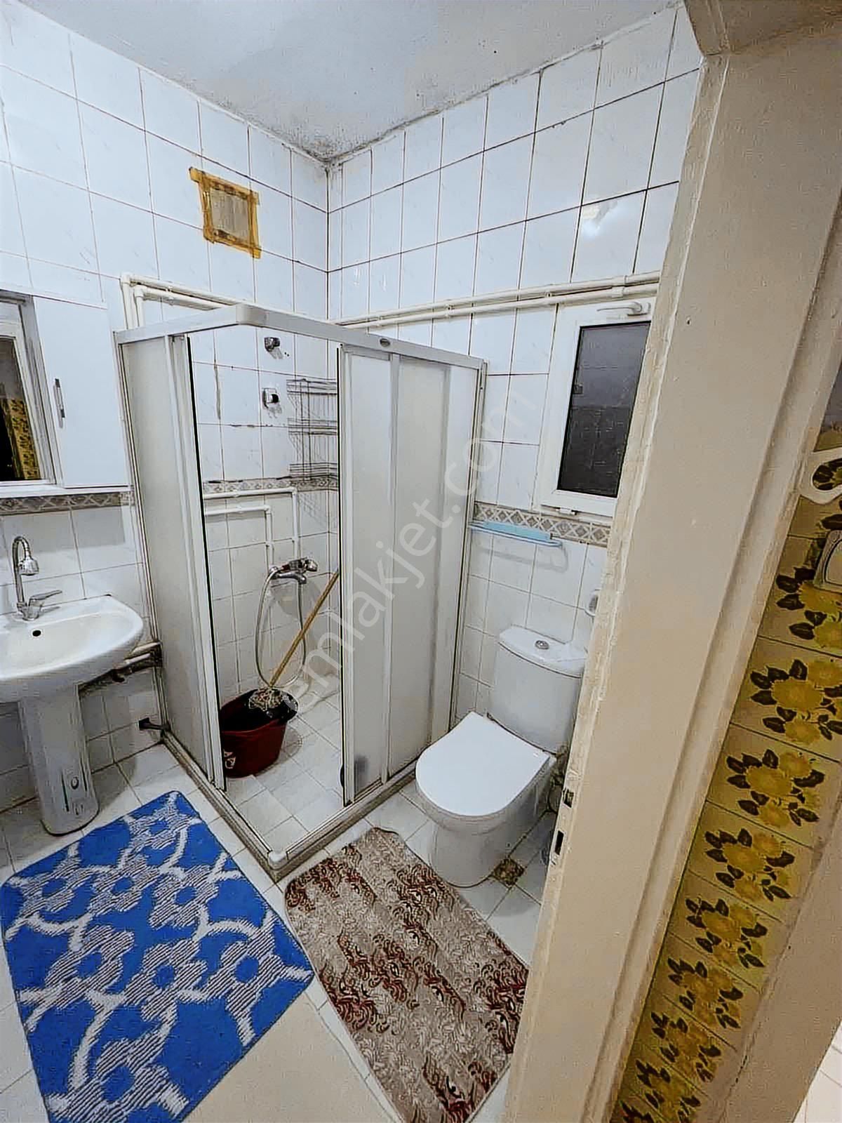 Hastane Metro İstasyonuna Beş Dakika Mesafede Eşyalı 3+1 - Görsel 8