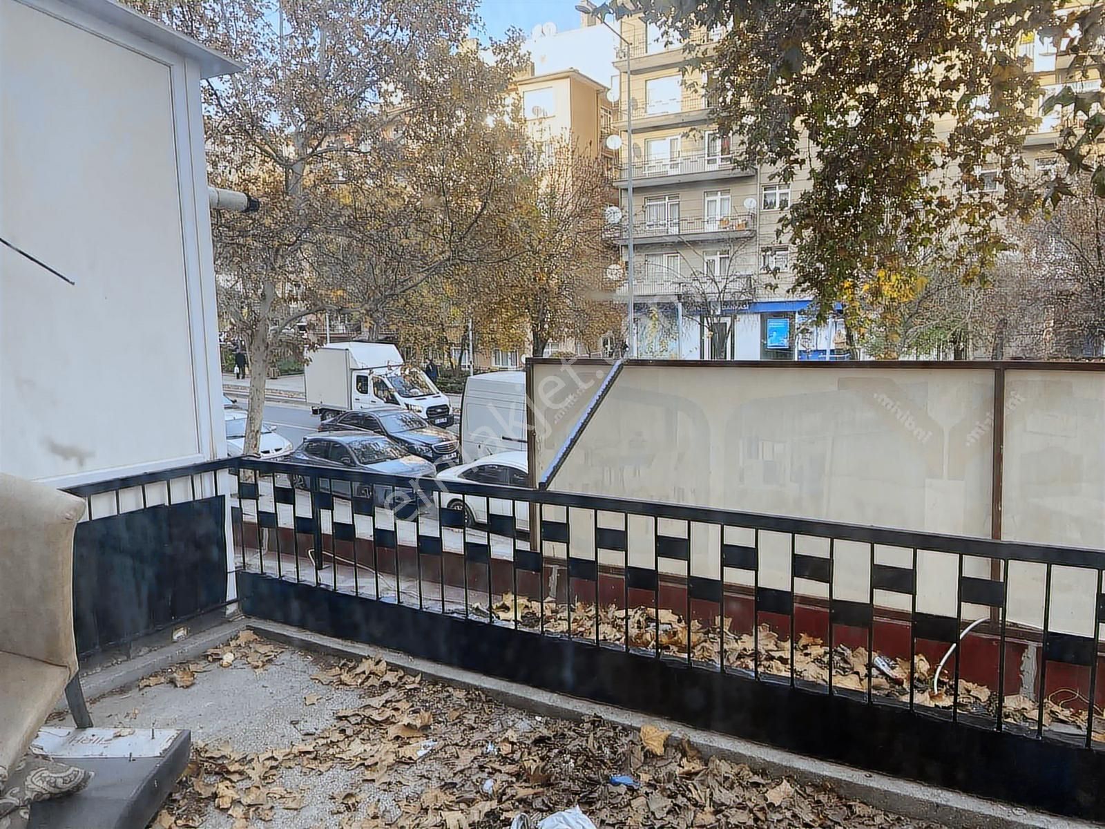 Metroya Yürüyüş Mesafesinde Cadde Üzeri Teraslı Kiralık - Görsel 11