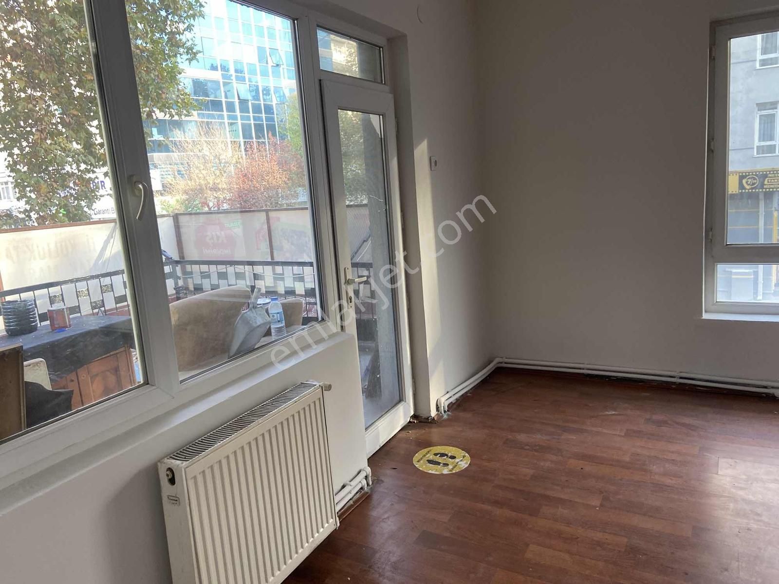 Metroya Yürüyüş Mesafesinde Cadde Üzeri Teraslı Kiralık - Görsel 12