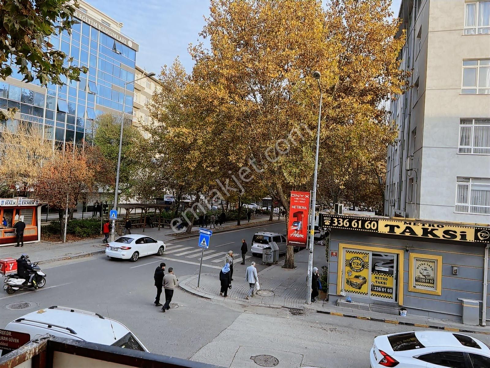 Metroya Yürüyüş Mesafesinde Cadde Üzeri Teraslı Kiralık - Görsel 4