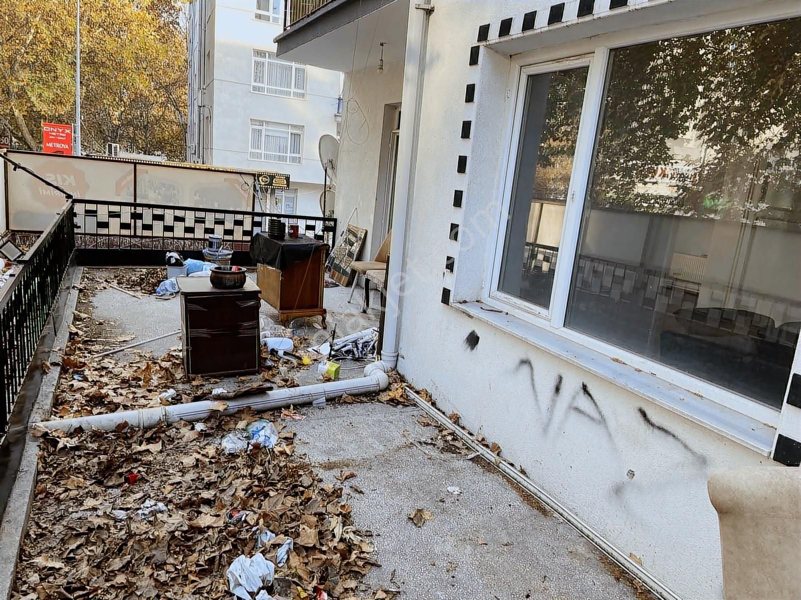 Metroya Yürüyüş Mesafesinde Cadde Üzeri Teraslı Kiralık - Görsel 8