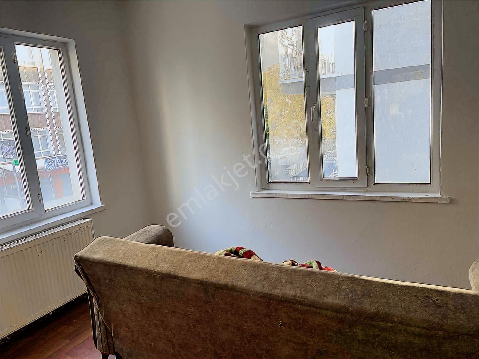 Metroya Yürüyüş Mesafesinde Cadde Üzeri Teraslı Kiralık - Görsel 18