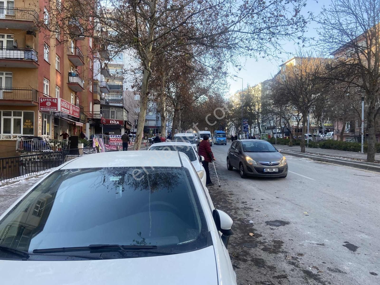 Metroya Yürüyüş Mesafesinde Cadde Üzeri Teraslı Kiralık - Görsel 33
