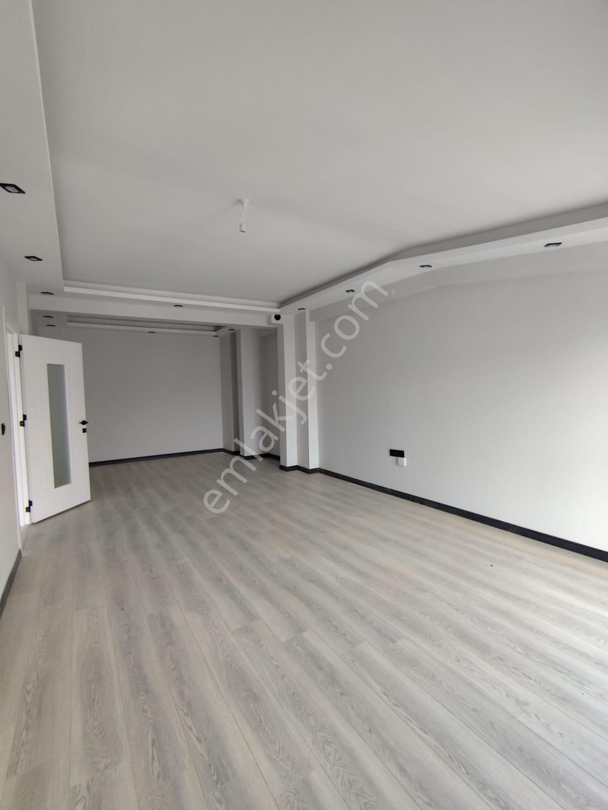 Özgür Gayrimenkul Güvencesiyle Çamlıca Mh. Lüx 5+1 Dublex Daire