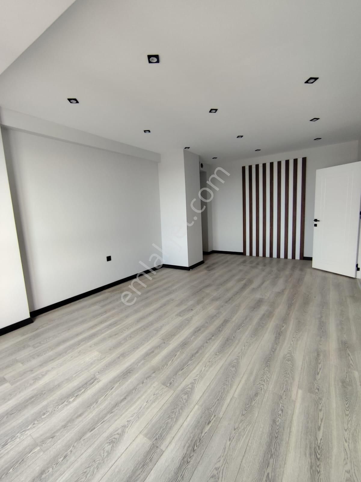 Özgür Gayrimenkul Güvencesiyle Çamlıca Mh. Lüx 5+1 Dublex Daire - Görsel 20