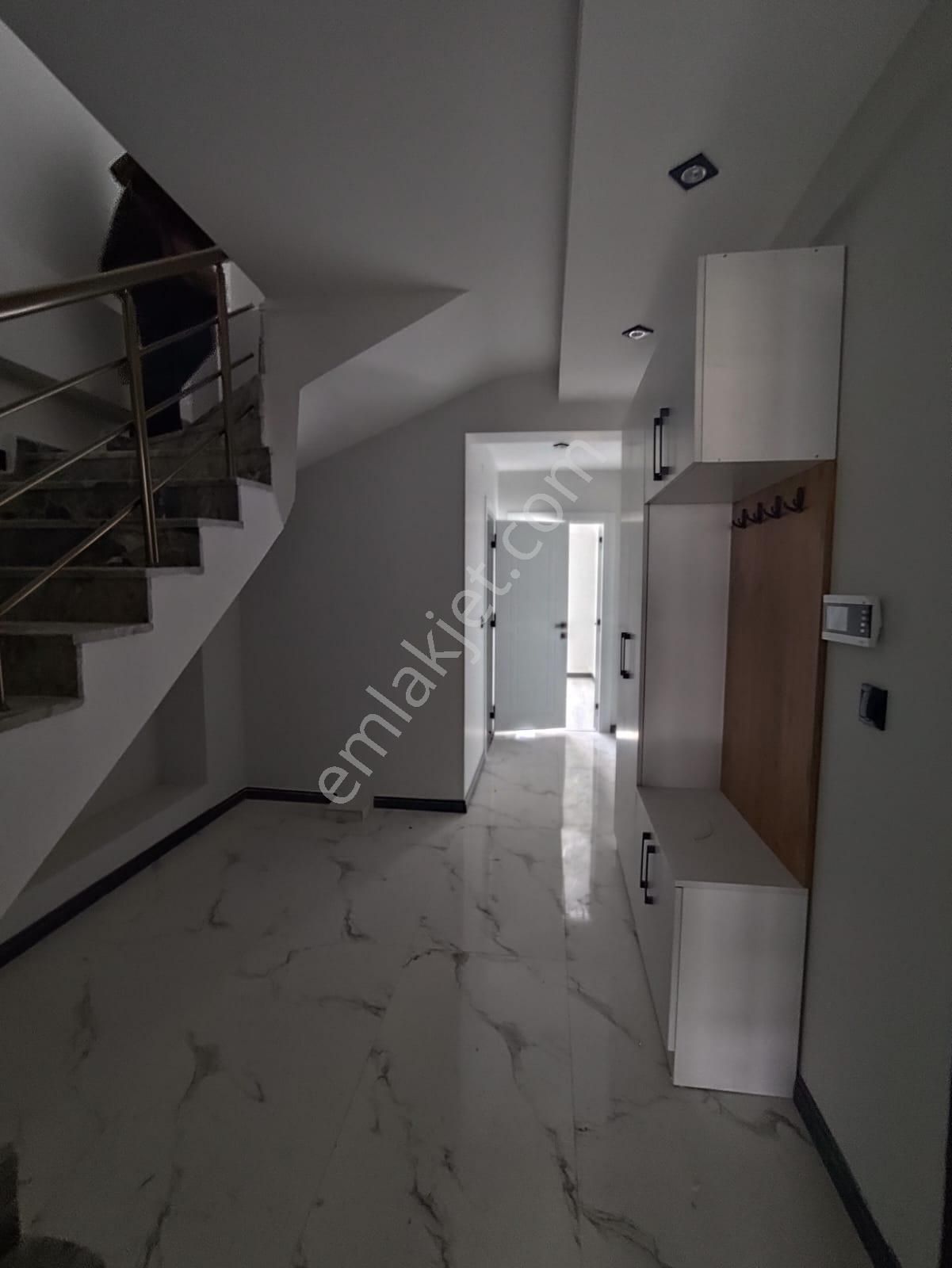 Özgür Gayrimenkul Güvencesiyle Çamlıca Mh. Lüx 5+1 Dublex Daire - Görsel 30