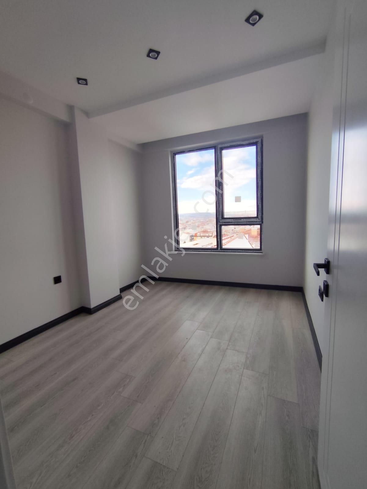 Özgür Gayrimenkul Güvencesiyle Çamlıca Mh. Lüx 5+1 Dublex Daire - Görsel 23