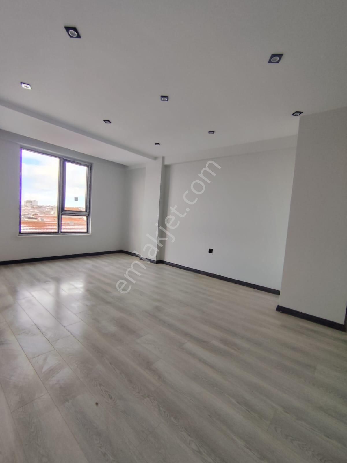 Özgür Gayrimenkul Güvencesiyle Çamlıca Mh. Lüx 5+1 Dublex Daire - Görsel 25