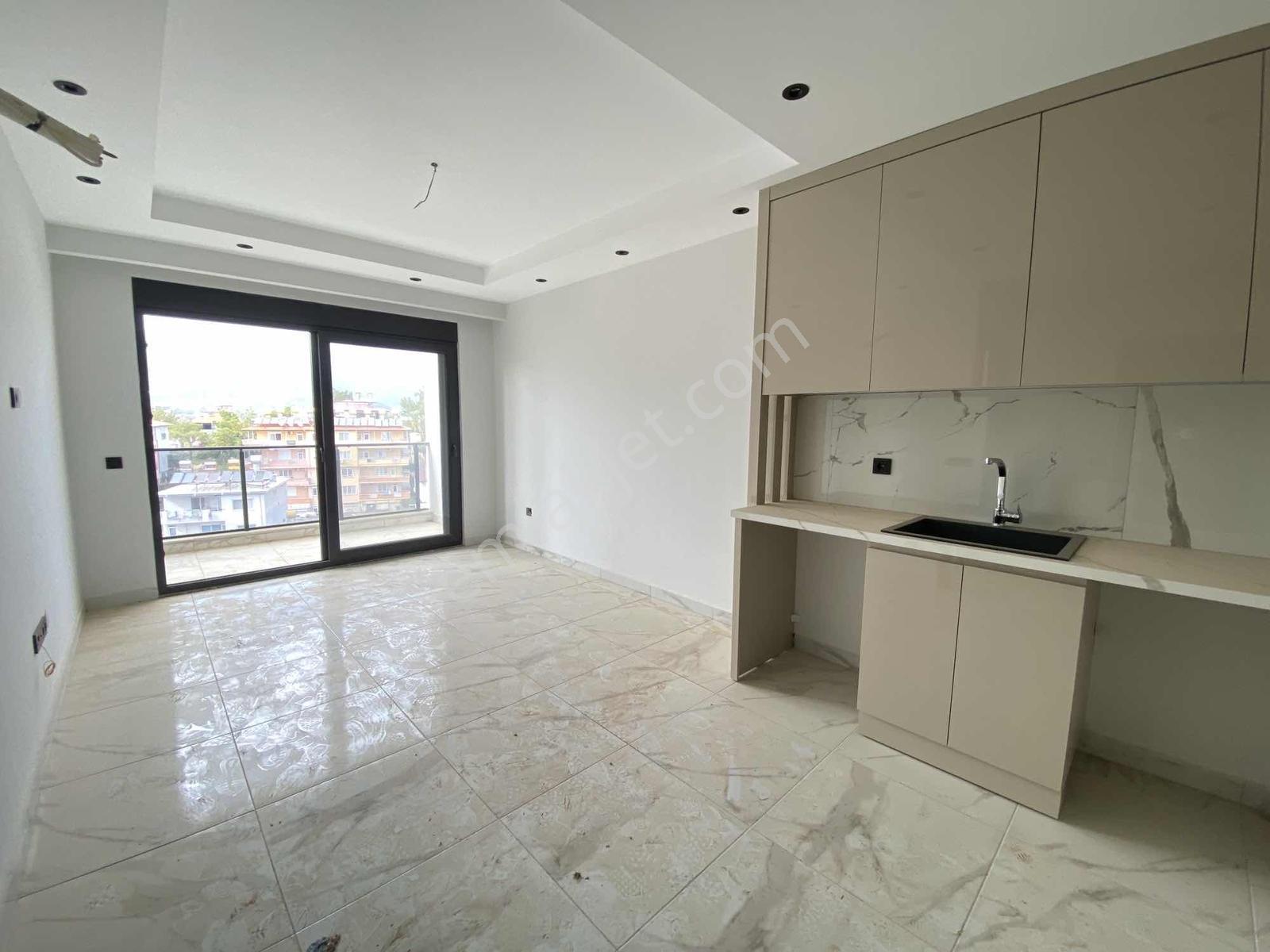 Oba Karakocalı Da Full Aktiviteli Site İçinde Satılık 1+1 Daire