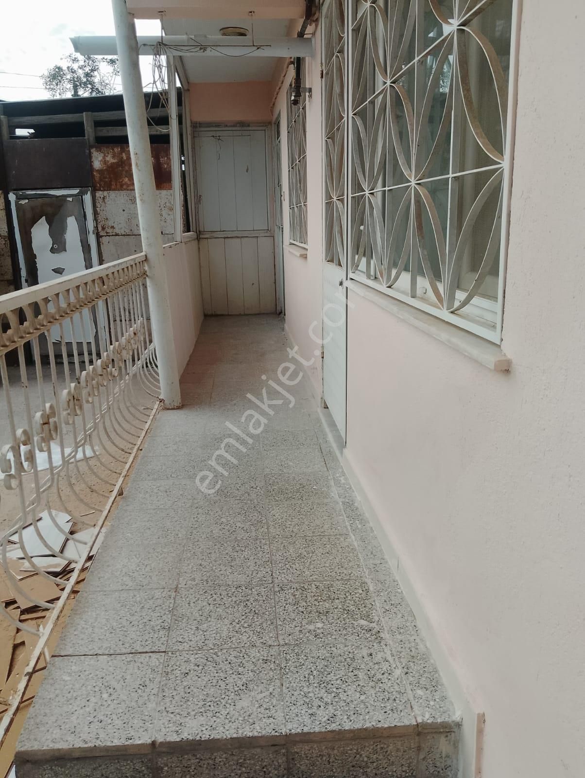 Satılık İzmir Çiğli Balatcık'ta 1+1 75 M2 Fırsat Daire - Görsel 2