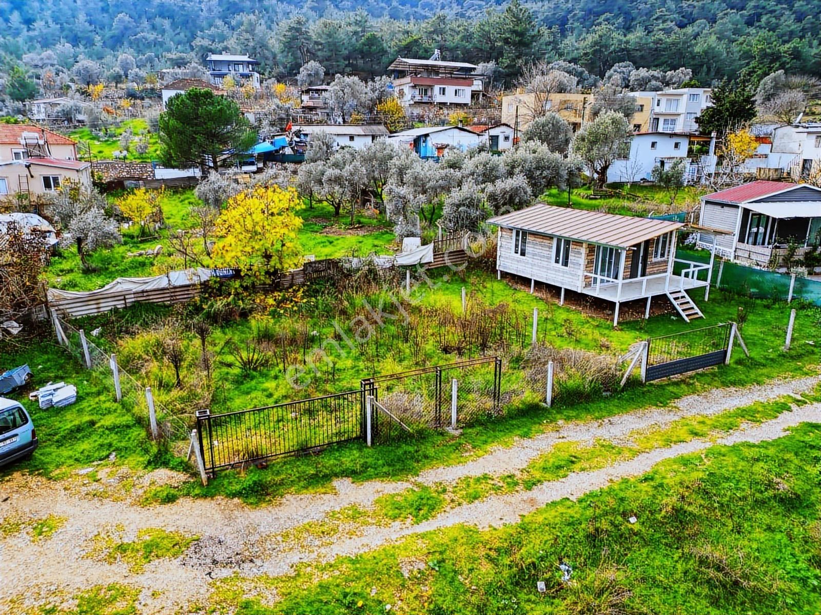 Köy İçi | Resmi Tapulu | Tam Köşe Tarla