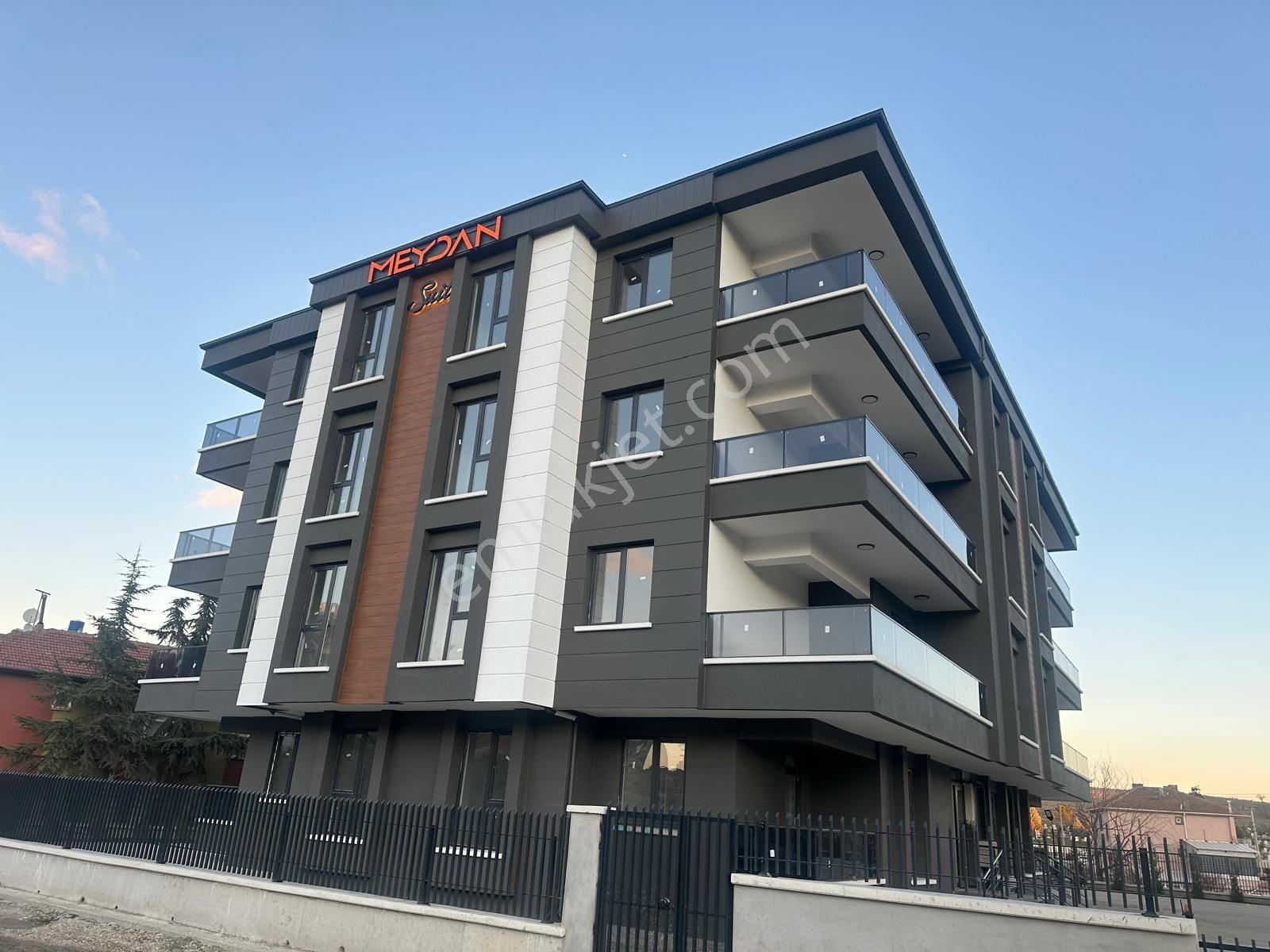 Susuz Meydan Suit'de Bağımsız Mutfaklı 2+1 Satılık Daire