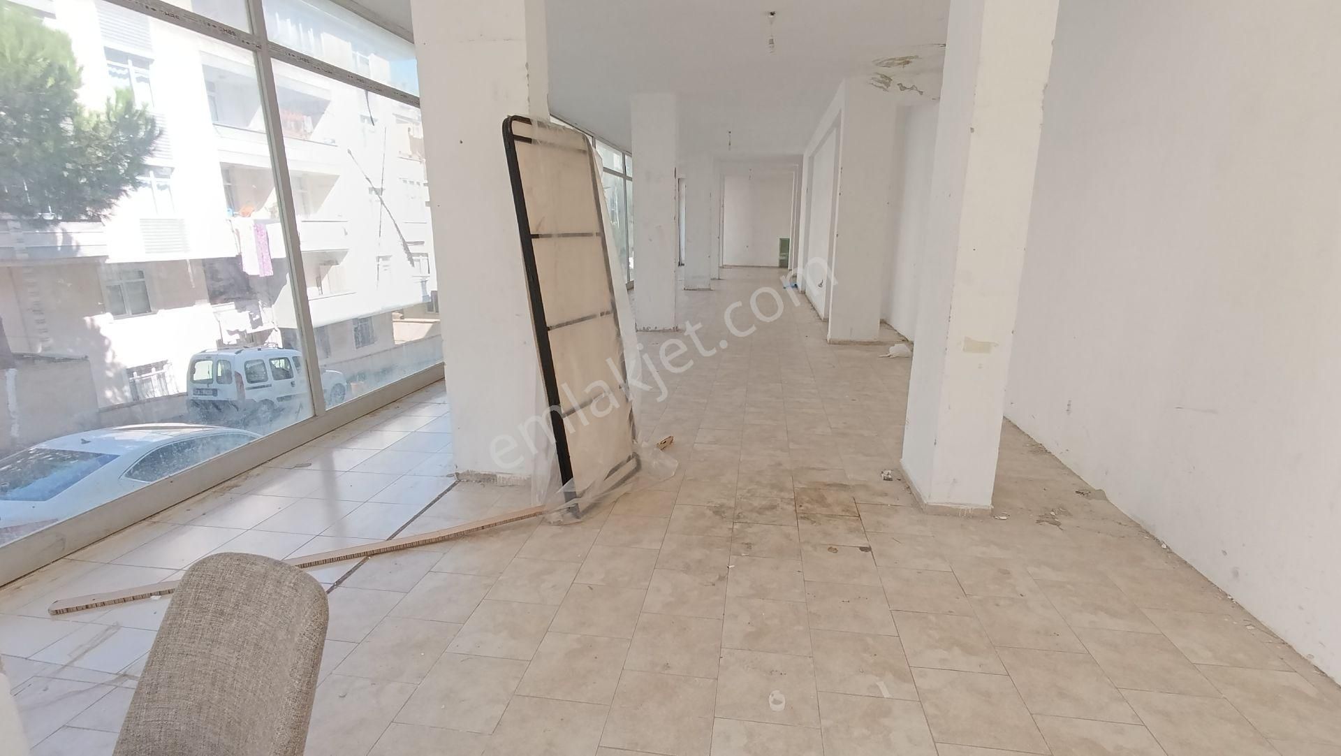 Pendik Esenyalıda Acil Satılık Krediye Uygun 250m2 Ana Cadde Üstü Dükkan - Görsel 8