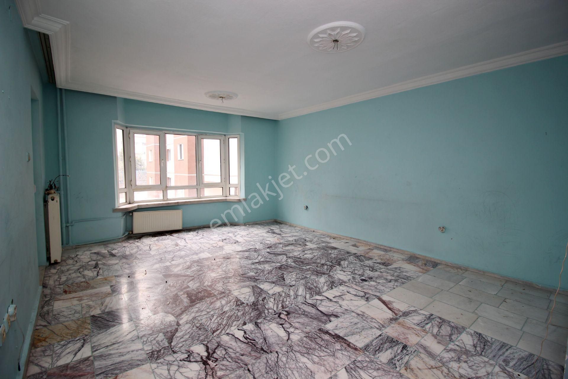 Emre Emlaktan Elvankent'te Gimsa Yanı Site İçi Arakatta 3+1 Satılık Daire - Görsel 2