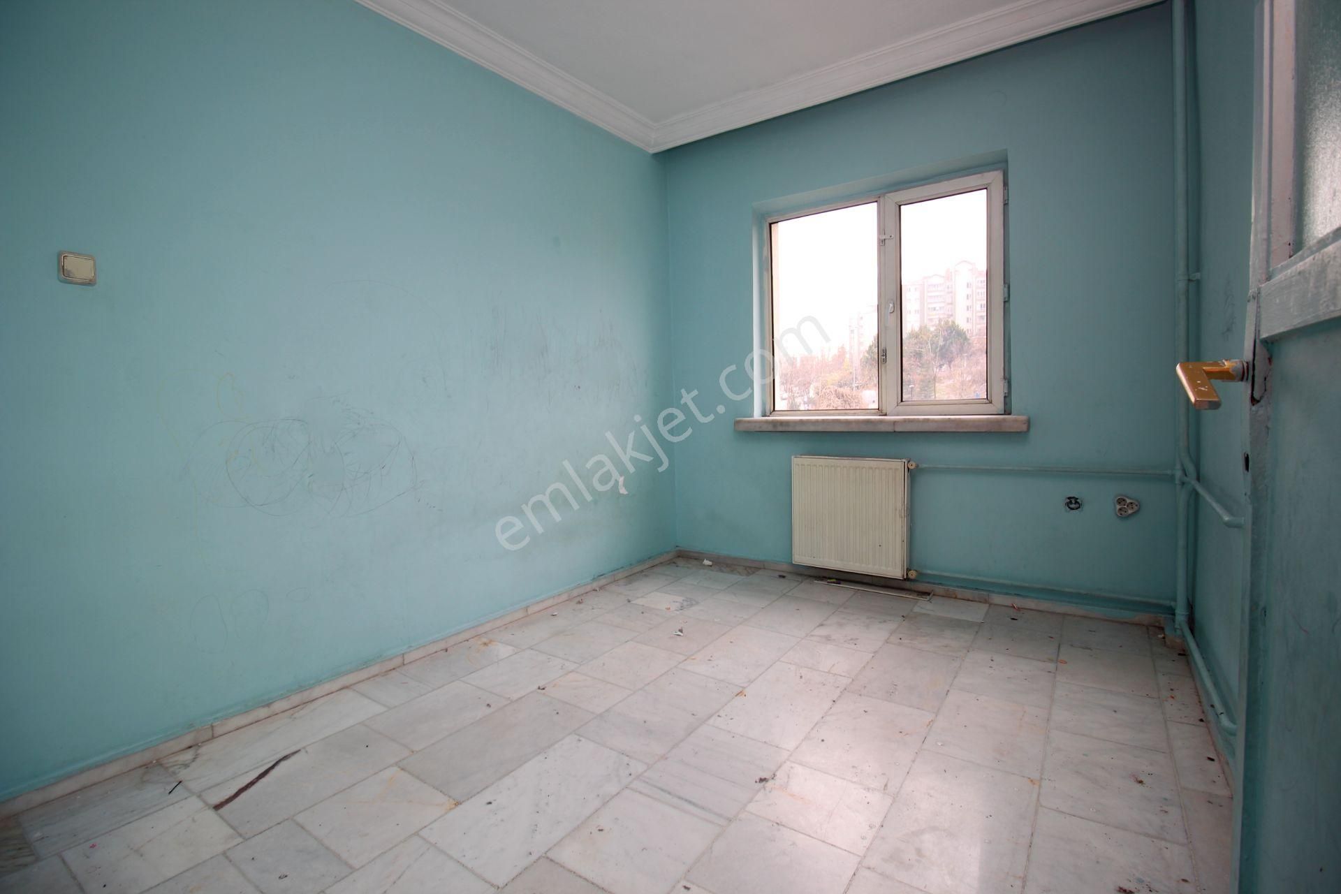 Emre Emlaktan Elvankent'te Gimsa Yanı Site İçi Arakatta 3+1 Satılık Daire - Görsel 13