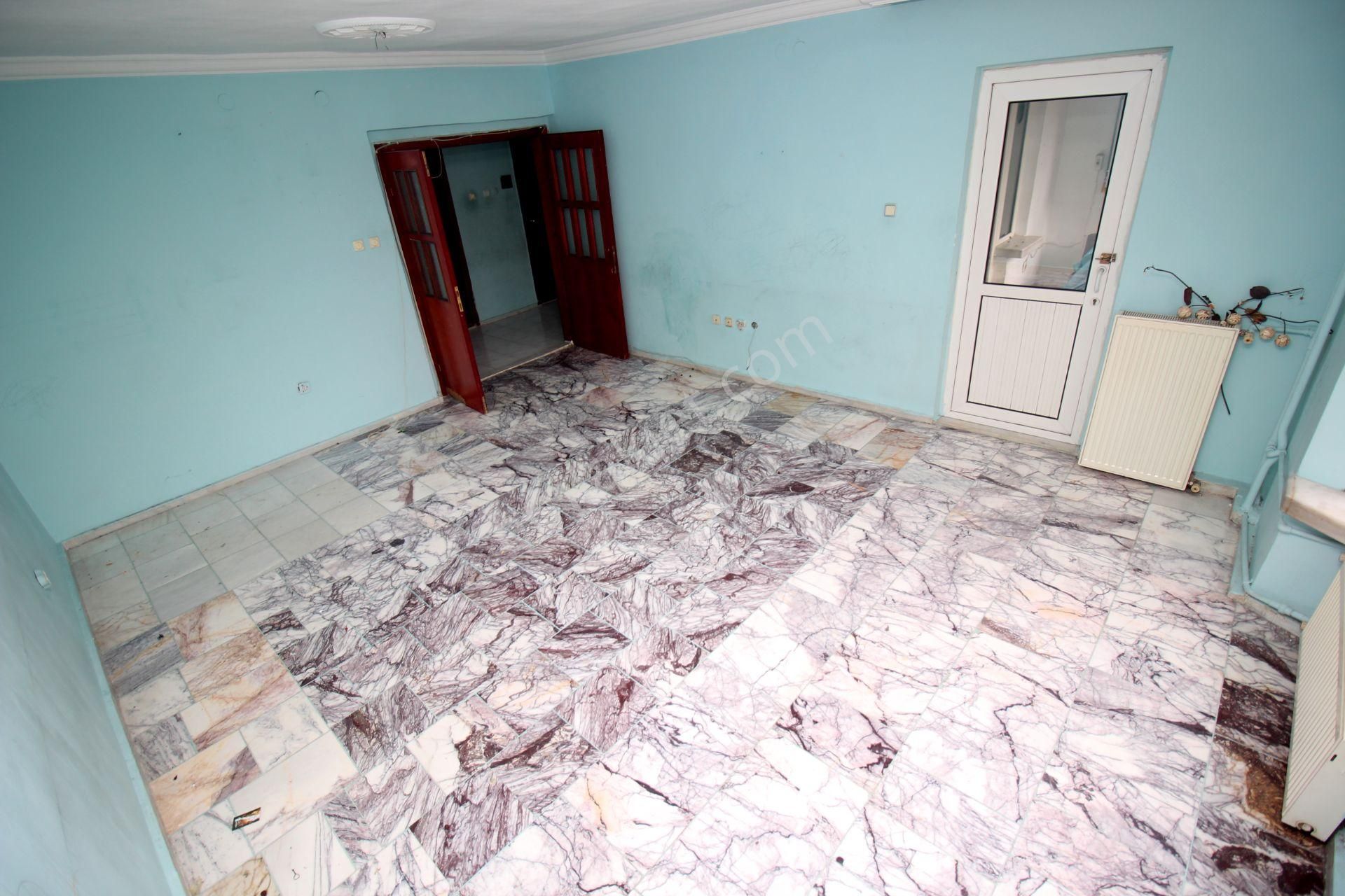 Emre Emlaktan Elvankent'te Gimsa Yanı Site İçi Arakatta 3+1 Satılık Daire - Görsel 3