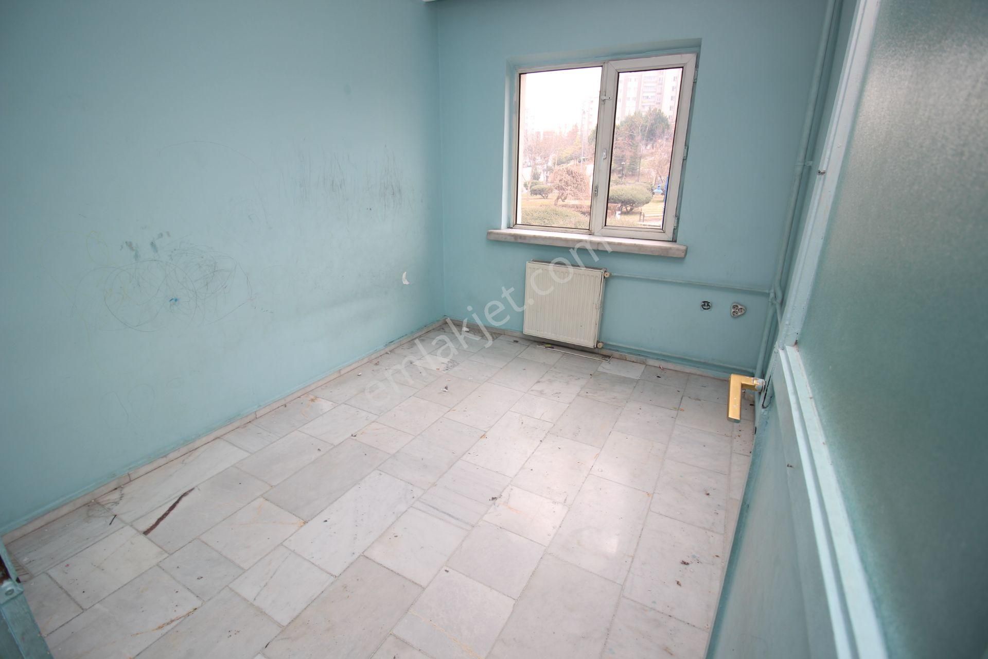 Emre Emlaktan Elvankent'te Gimsa Yanı Site İçi Arakatta 3+1 Satılık Daire - Görsel 12