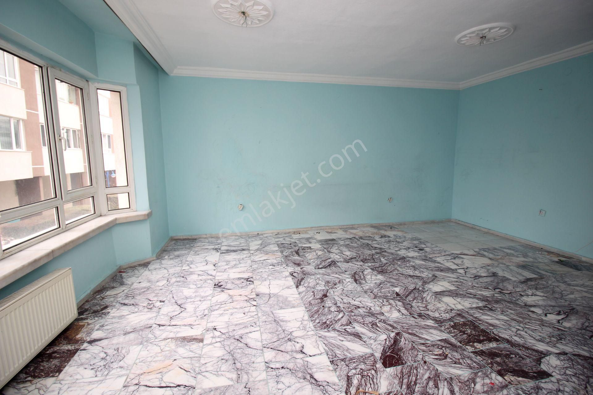 Emre Emlaktan Elvankent'te Gimsa Yanı Site İçi Arakatta 3+1 Satılık Daire - Görsel 4