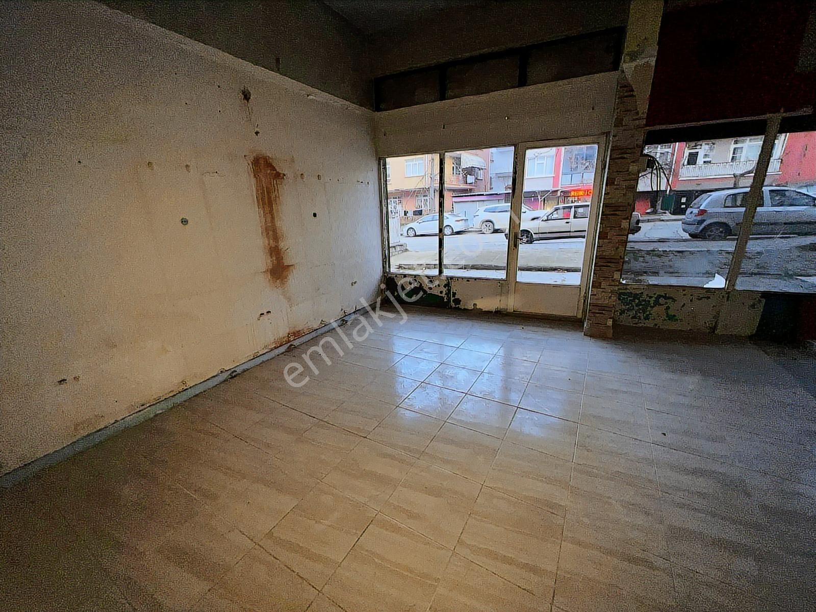 Abidinpaşa'da Merkezi Lokasyonda Satılık Dükkan - Görsel 7