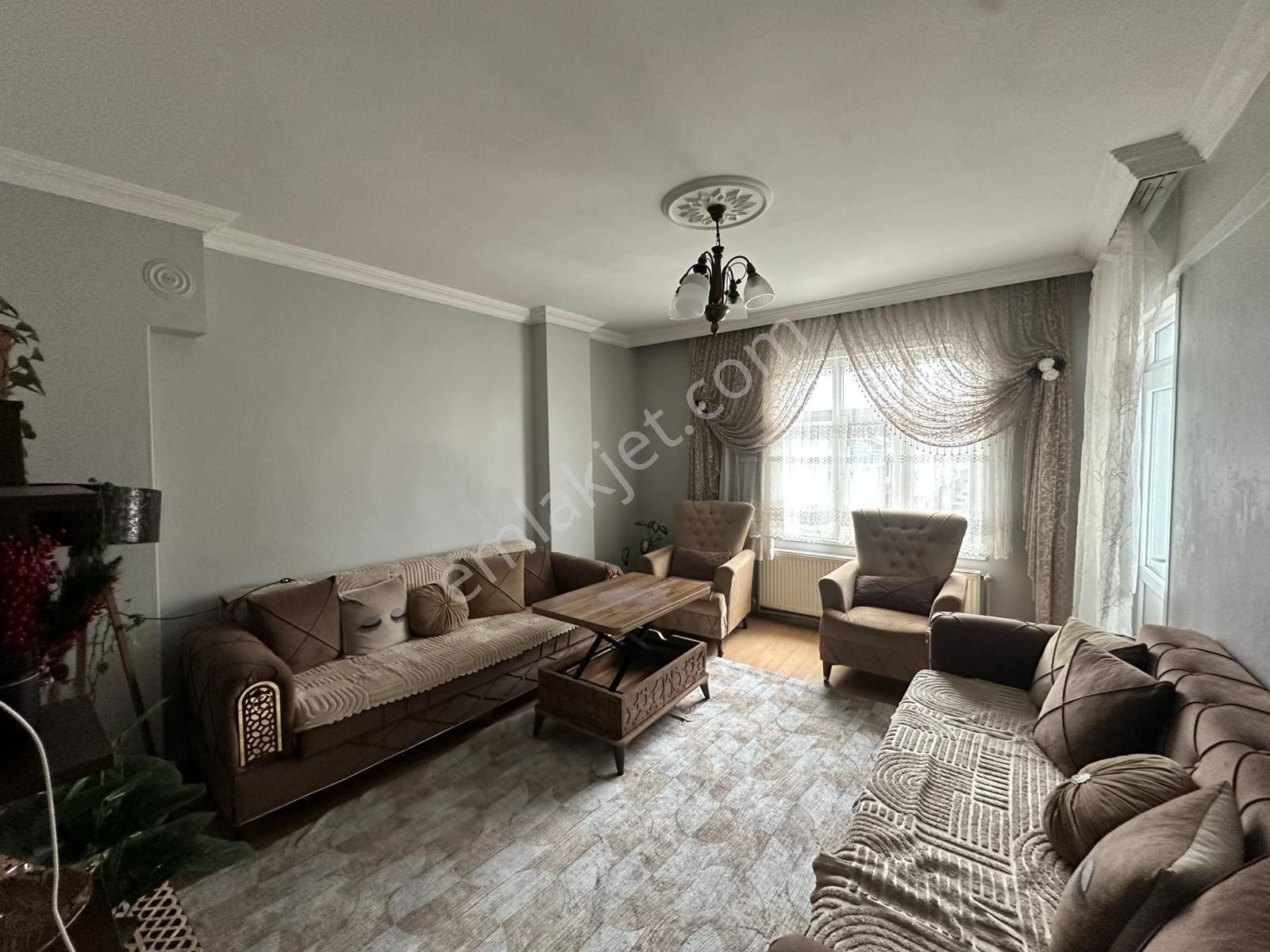 Ordu Caddesi'nde, Şehrin Merkezinde, Hemen Taşınmaya Hazır!