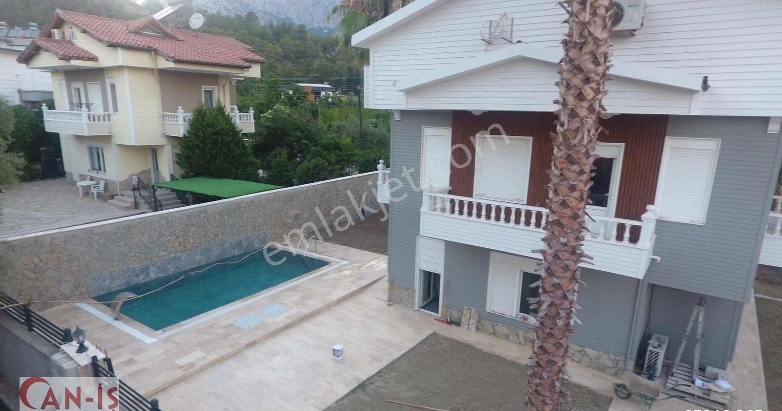 Göynükte 4+1 Tam Müstakil Tripleks Havuzlu Villa Can-iş Emlak - Görsel 25