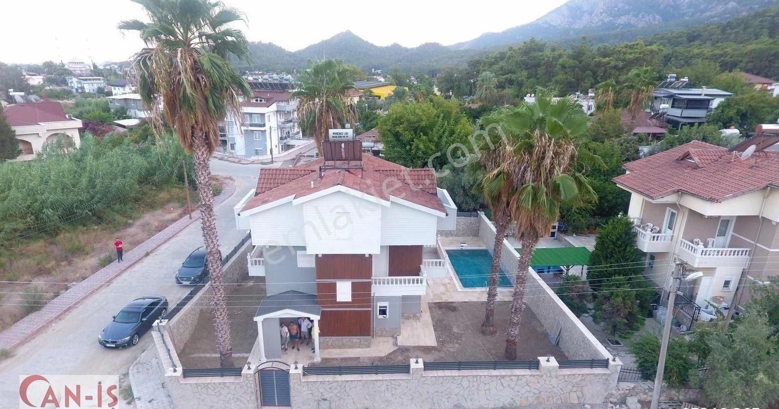 Göynükte 4+1 Tam Müstakil Tripleks Havuzlu Villa Can-iş Emlak - Görsel 13