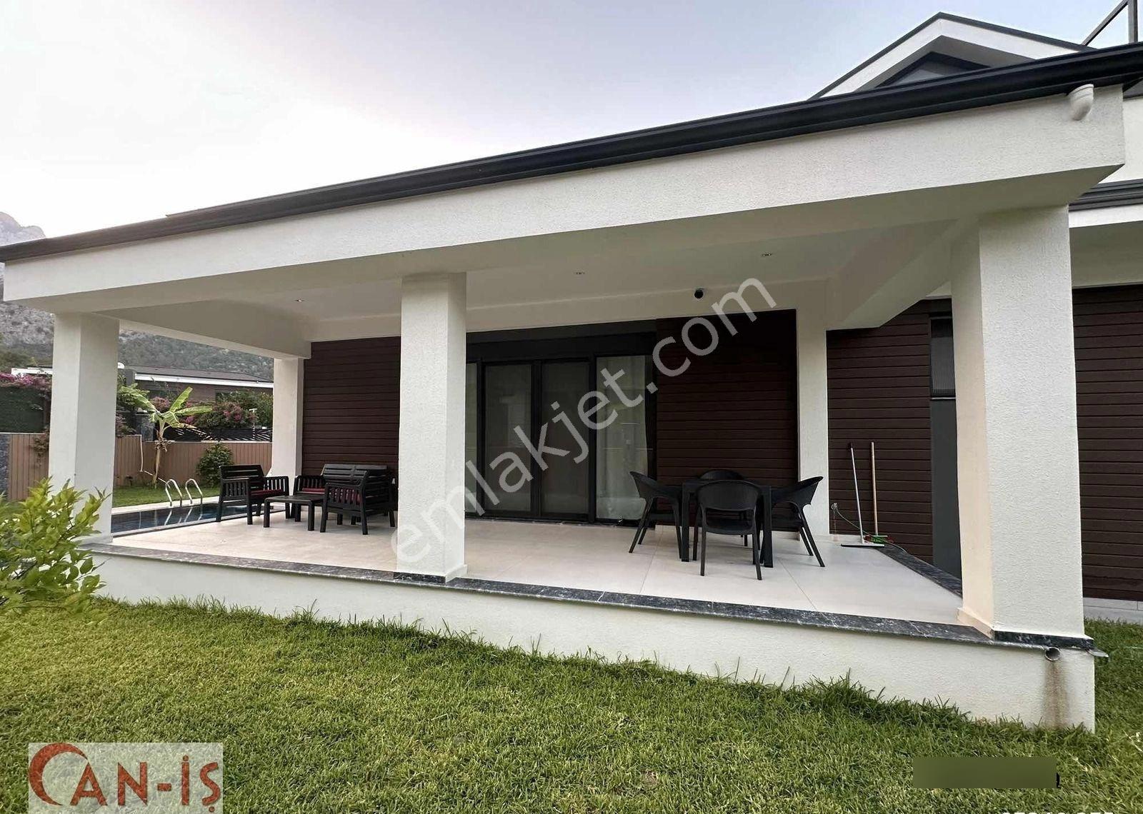 Emsalsiz Konumda 5+1 Ultra Lüks 1.sınıf Müstakil Villa Can-iş
