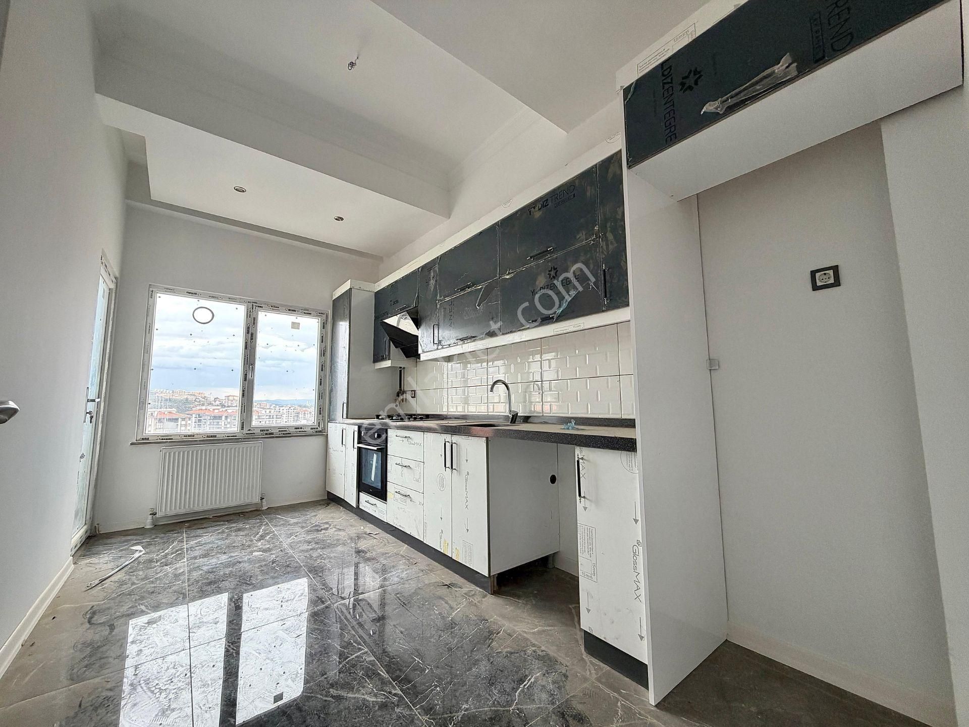 Kadıköy'de Doğalgazlı Ön Cephe Ultra Lüks Sitede 2+1 Daire - Görsel 8