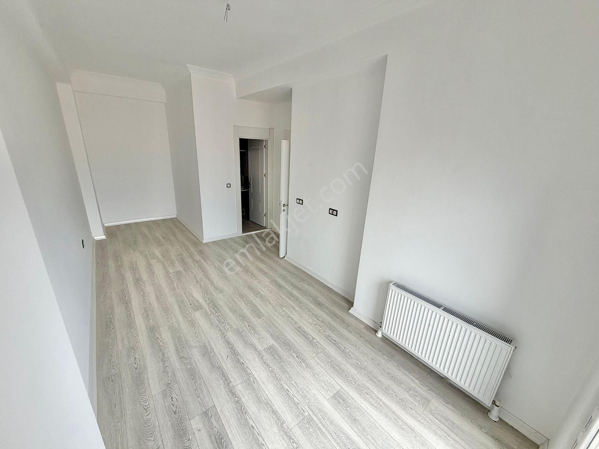Kadıköy'de Doğalgazlı Ön Cephe Ultra Lüks Sitede 2+1 Daire - Görsel 23
