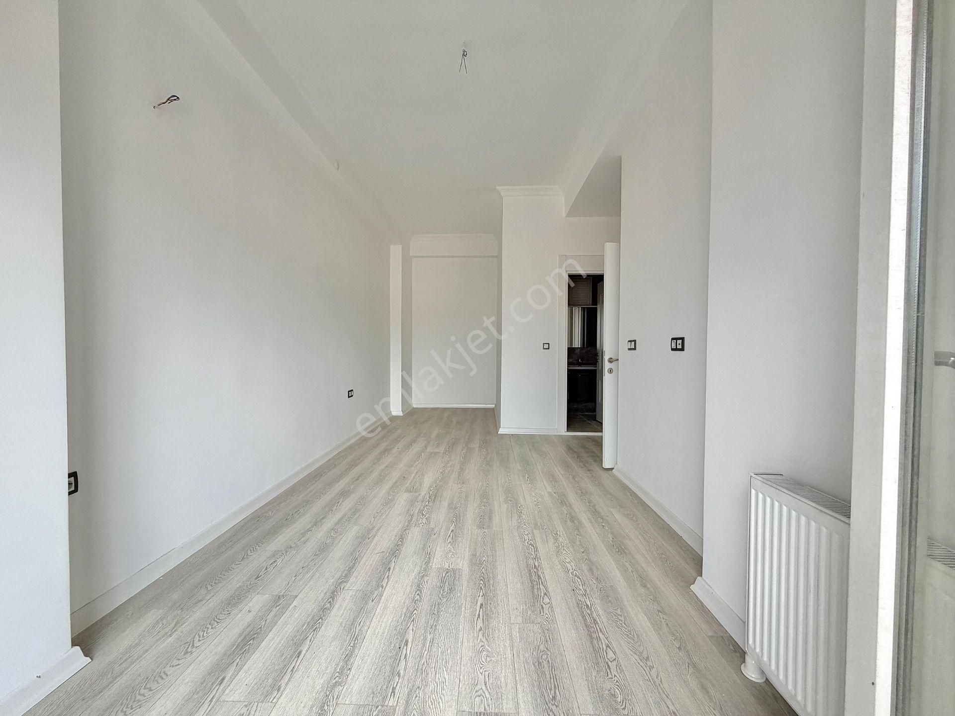 Kadıköy'de Doğalgazlı Ön Cephe Ultra Lüks Sitede 2+1 Daire - Görsel 21