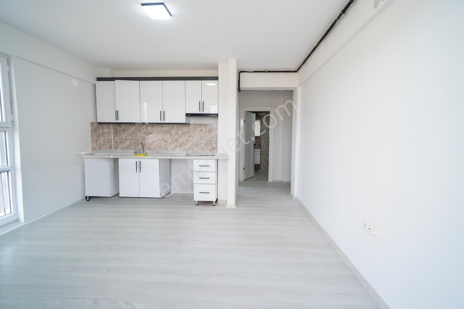 Protokol Yolunda 1+1 Kat Ve Cephe Seçenekleri İle Lüks Daireler - Görsel 3