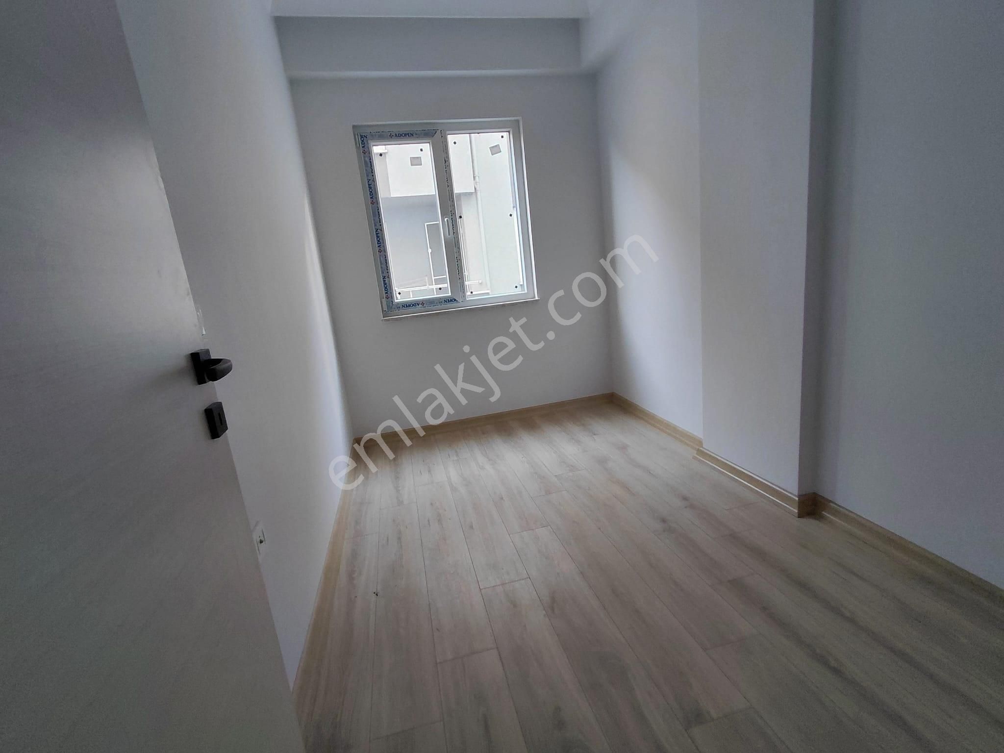 Merkezi Konumda Cadde Üzeri Karanlık Odasız 80m² 2+1 Daire - Görsel 15
