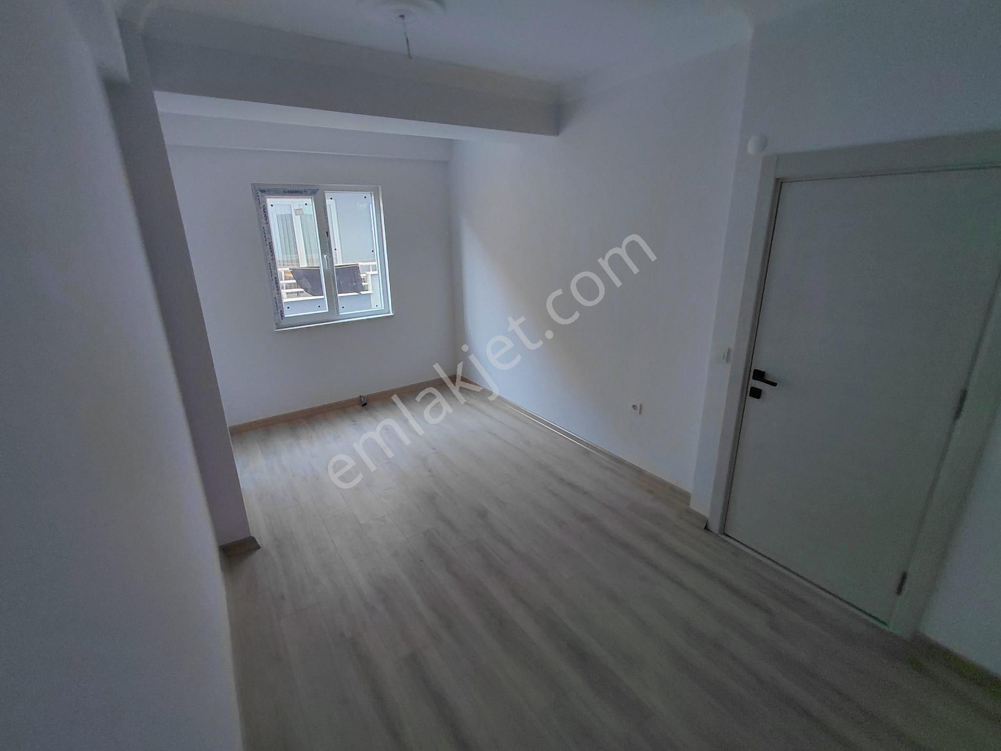 Merkezi Konumda Cadde Üzeri Karanlık Odasız 80m² 2+1 Daire - Görsel 22