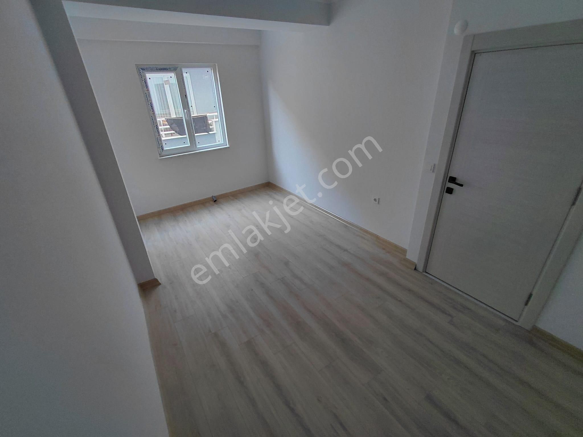 Merkezi Konumda Cadde Üzeri Karanlık Odasız 80m² 2+1 Daire - Görsel 23