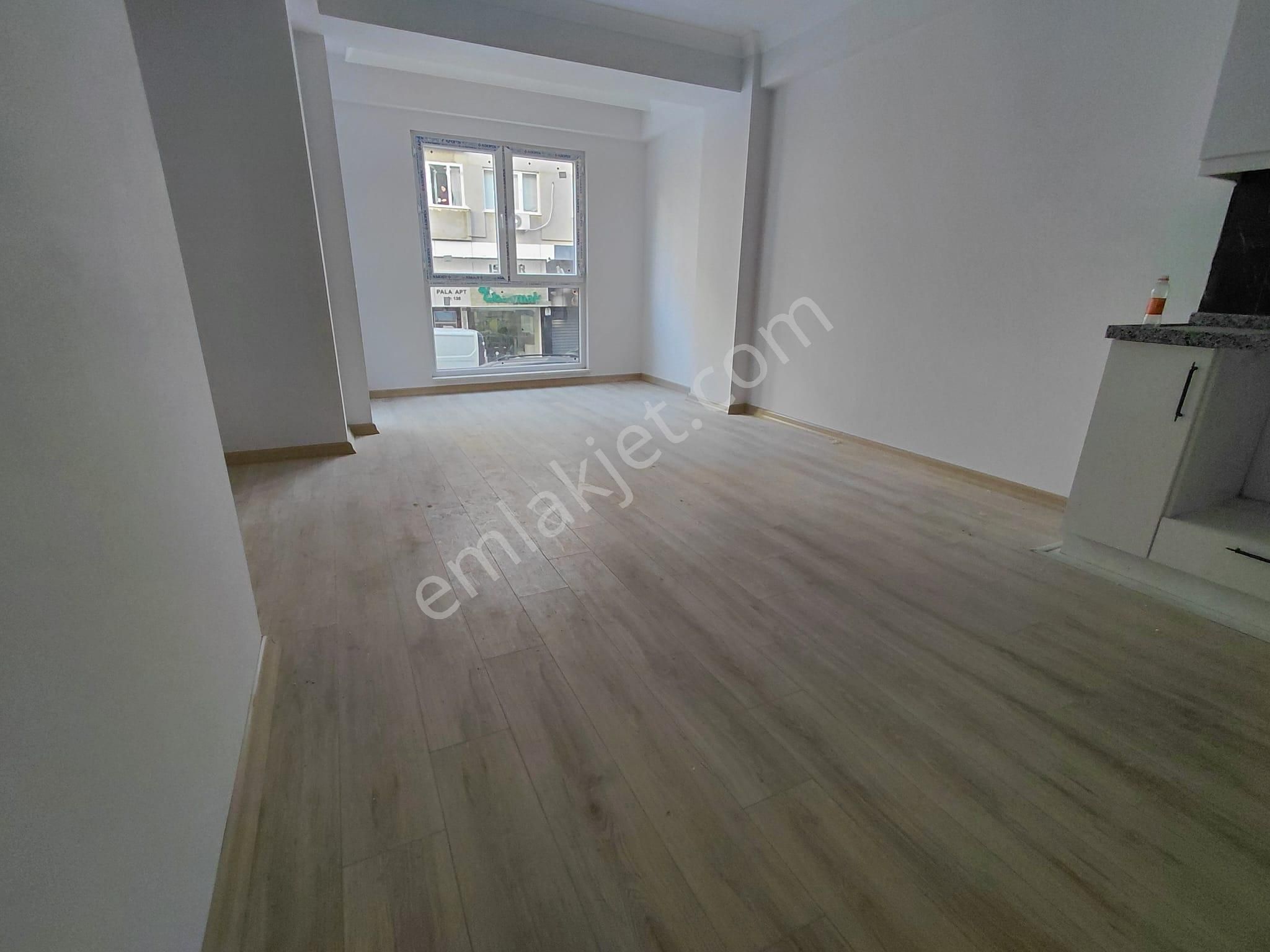 Merkezi Konumda Cadde Üzeri Karanlık Odasız 80m² 2+1 Daire - Görsel 8