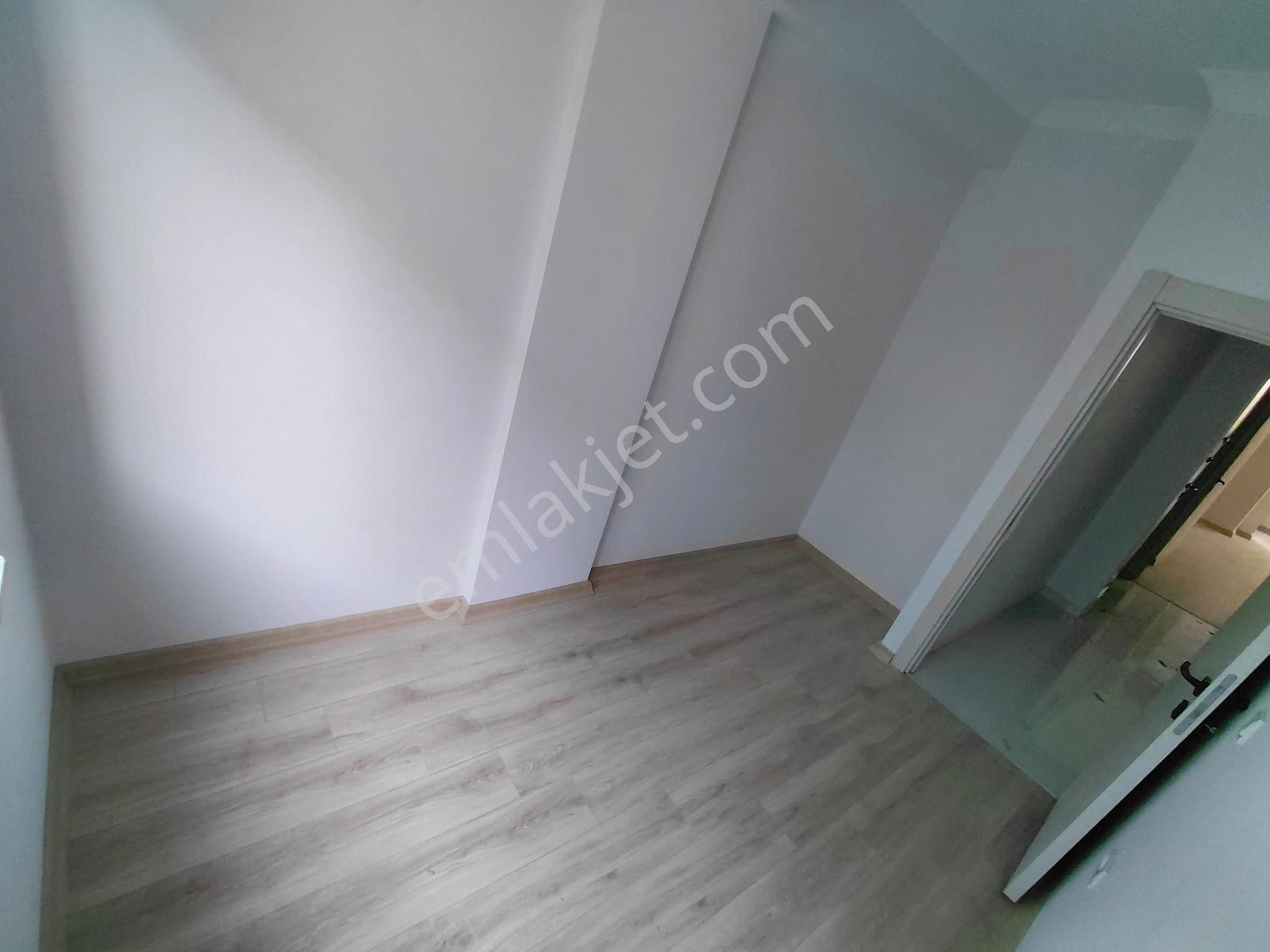 Merkezi Konumda Cadde Üzeri Karanlık Odasız 80m² 2+1 Daire - Görsel 12