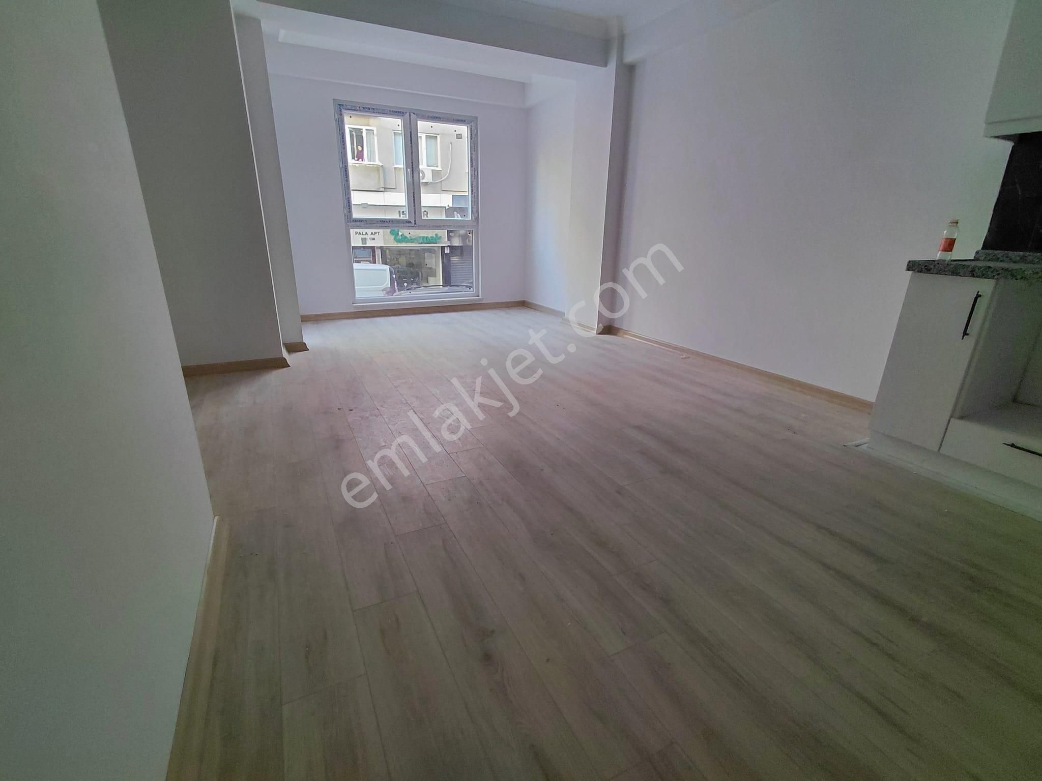 Merkezi Konumda Cadde Üzeri Karanlık Odasız 80m² 2+1 Daire - Görsel 9