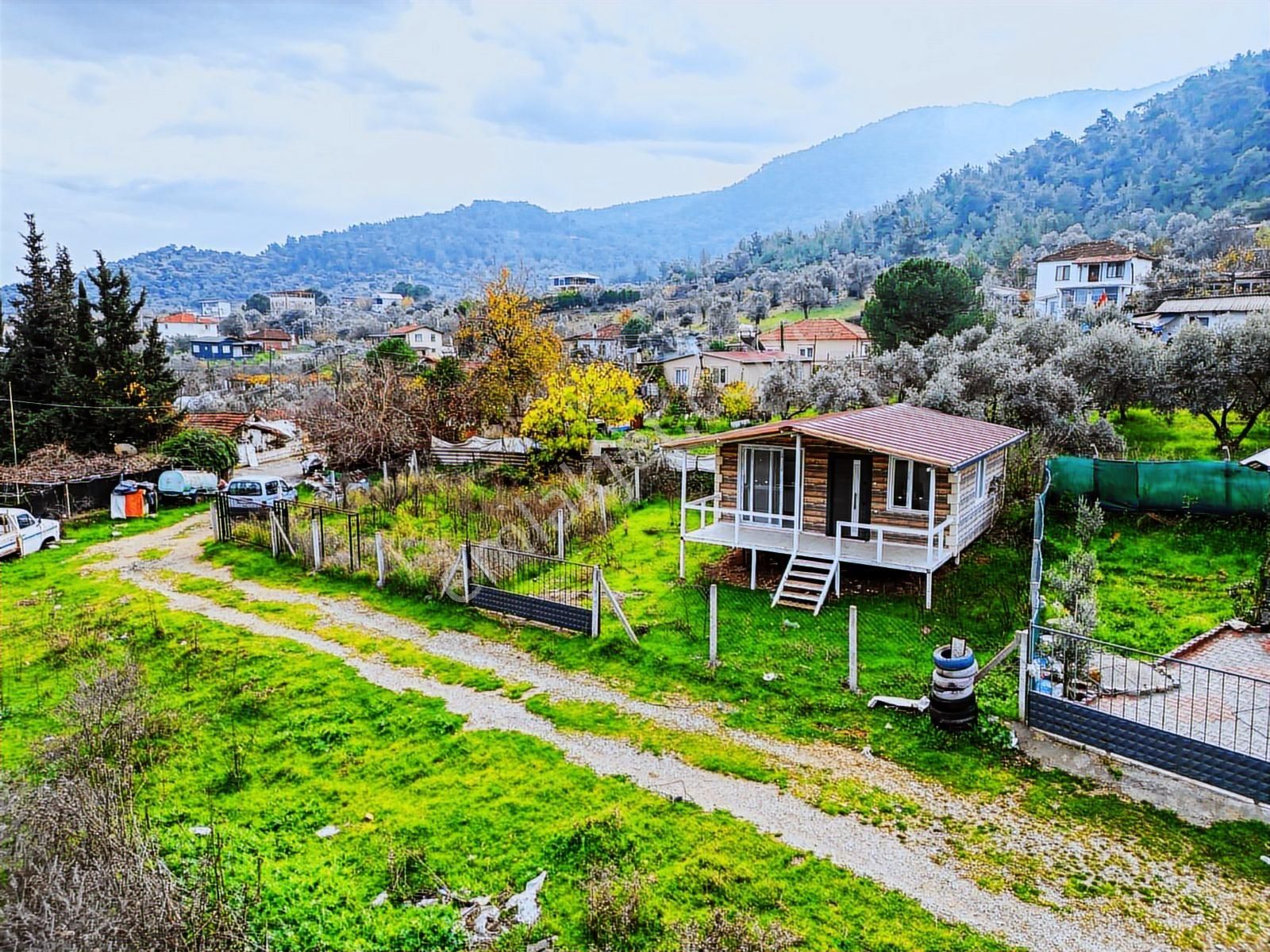 İçinde Evi Olan Resmi Tapulu Köy İçi Tarla - Görsel 3