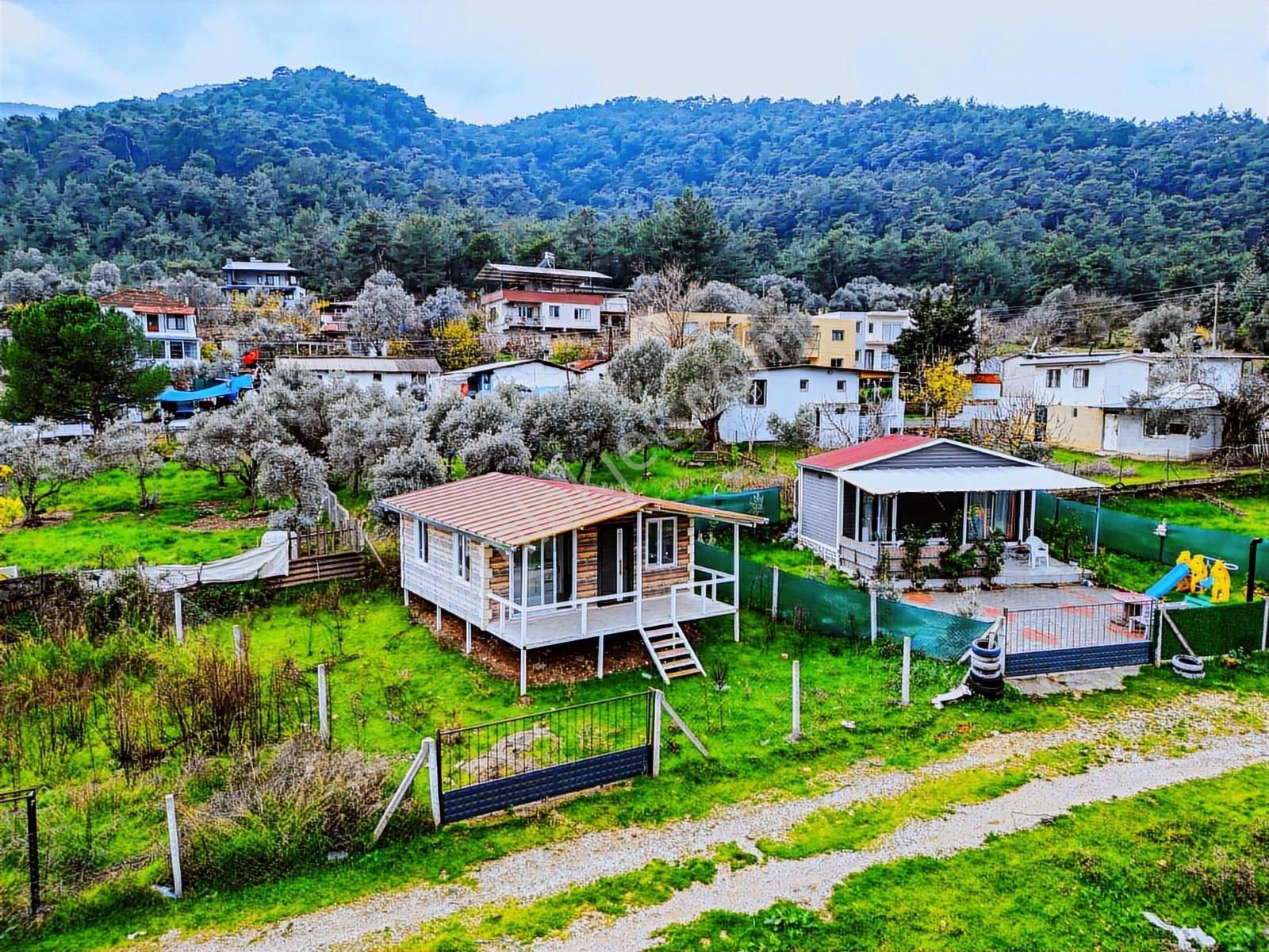 İçinde Evi Olan Resmi Tapulu Köy İçi Tarla