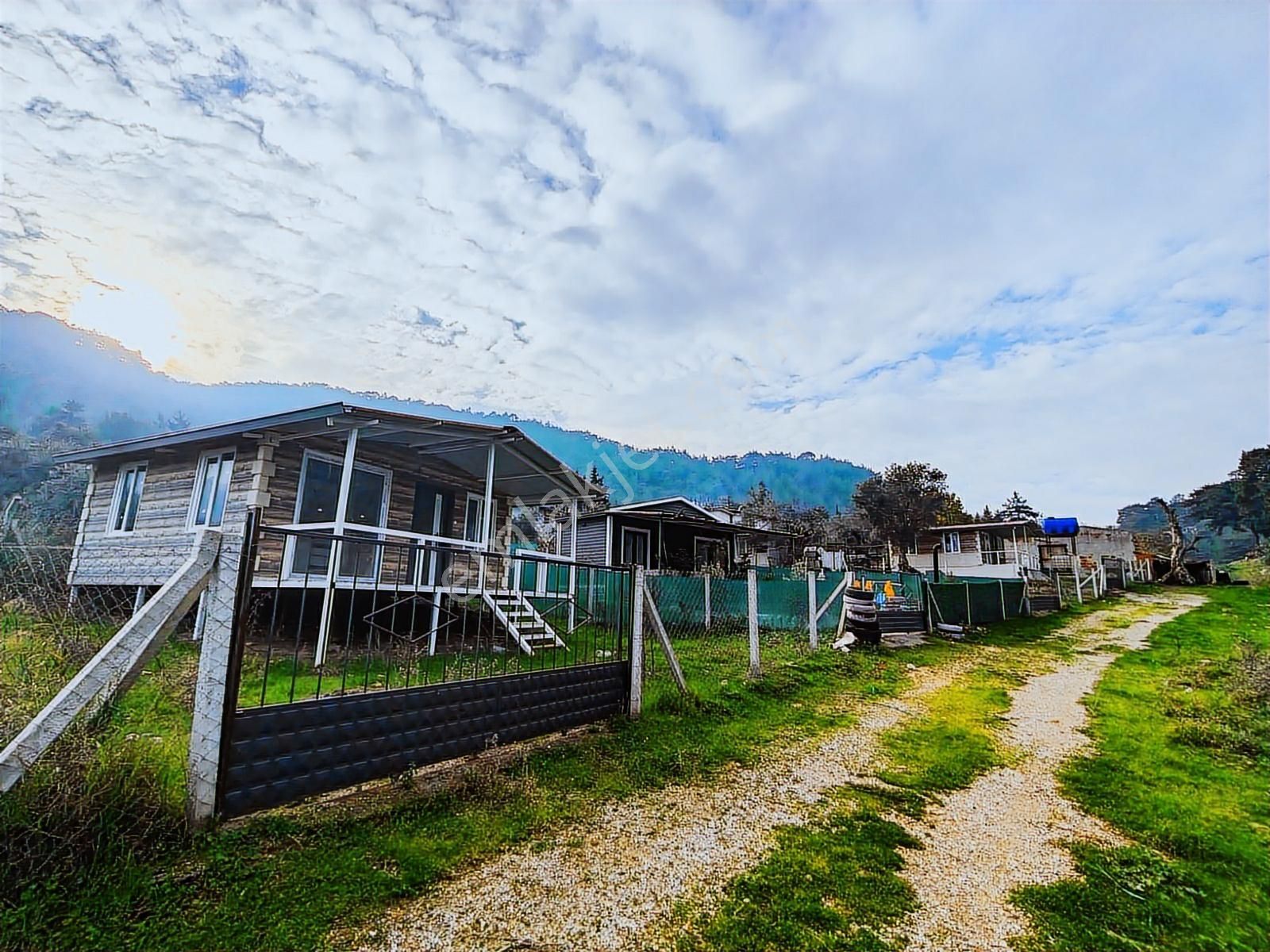 İçinde Evi Olan Resmi Tapulu Köy İçi Tarla - Görsel 8
