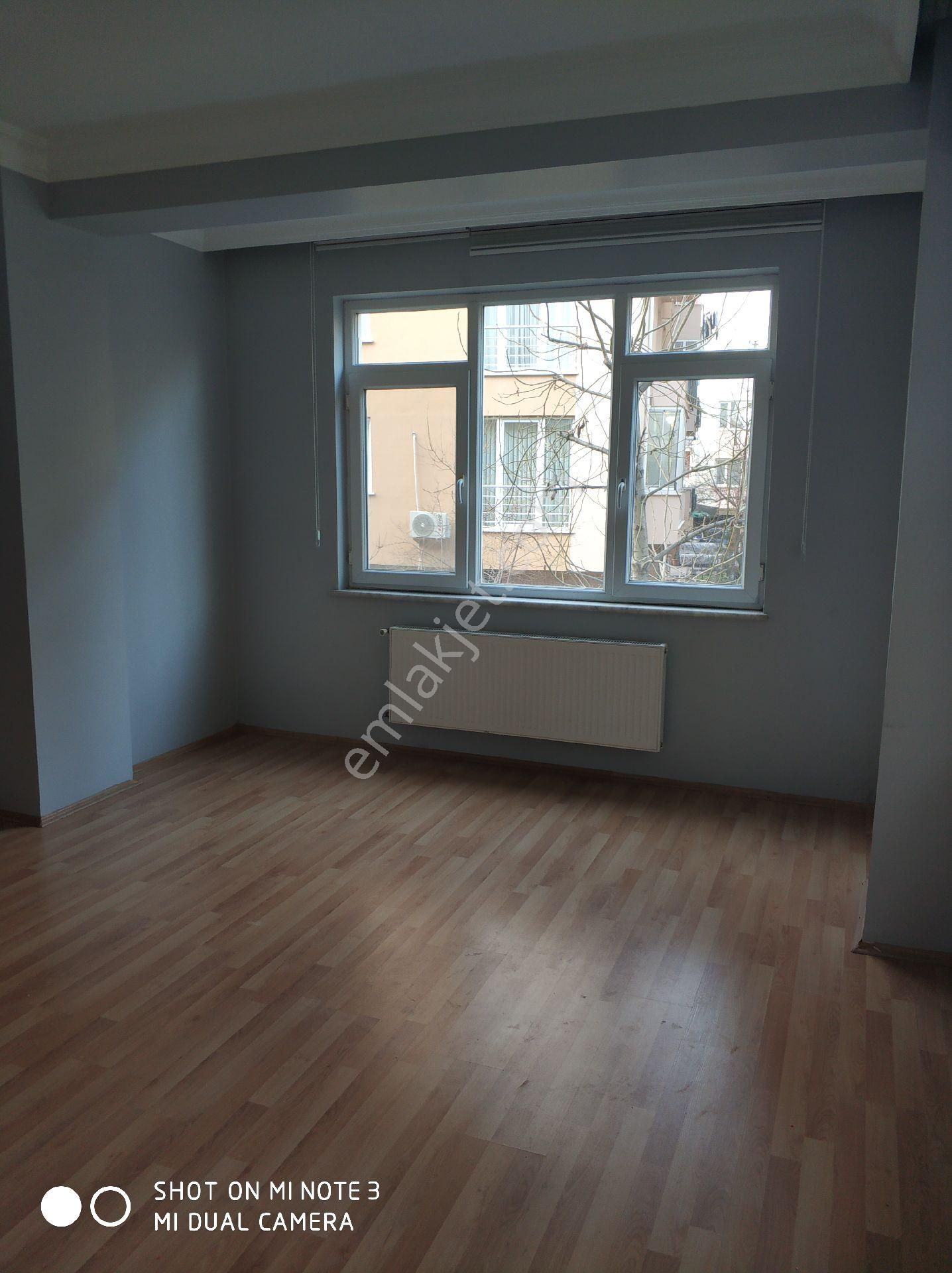 Bahçelievler Mahallesi'nde Orhan Oğuz Caddesi Yakını Kiralık 2+1 Asansörlü Balkonlu Daire - Görsel 2