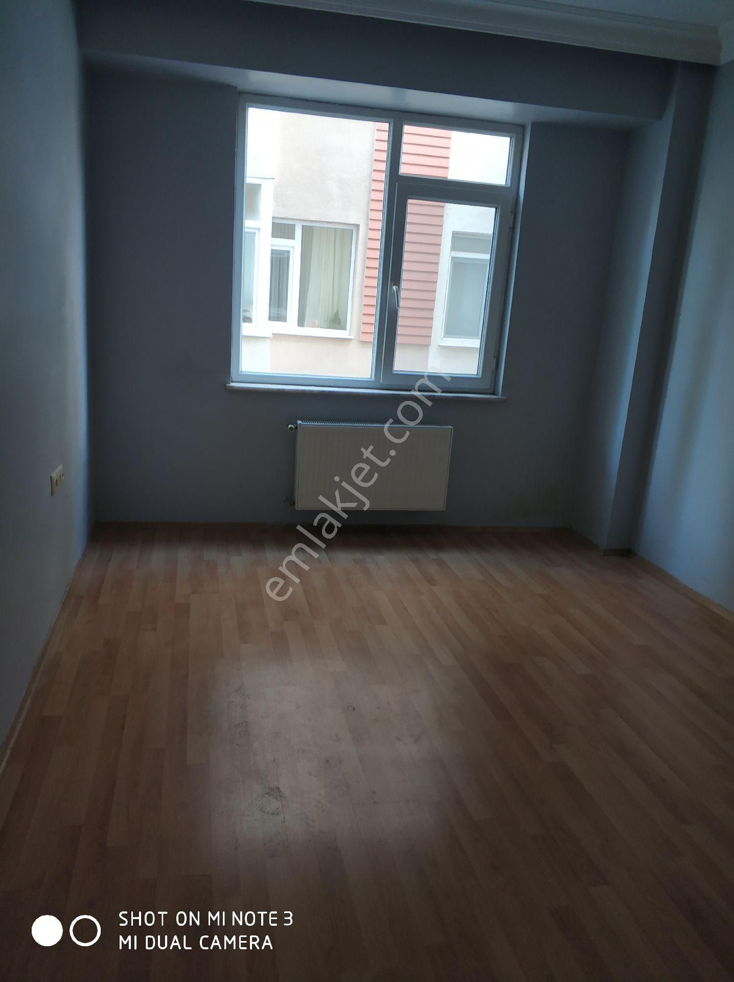 Bahçelievler Mahallesi'nde Orhan Oğuz Caddesi Yakını Kiralık 2+1 Asansörlü Balkonlu Daire - Görsel 12