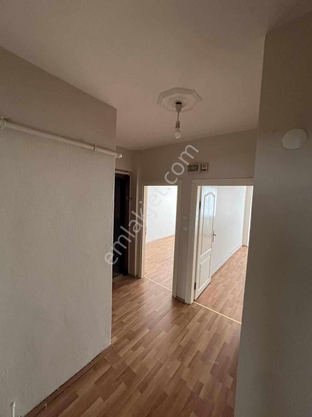Aktaş Gayrimenkulden Reşadiyede 2+1 90 M2 Satılık - Görsel 4