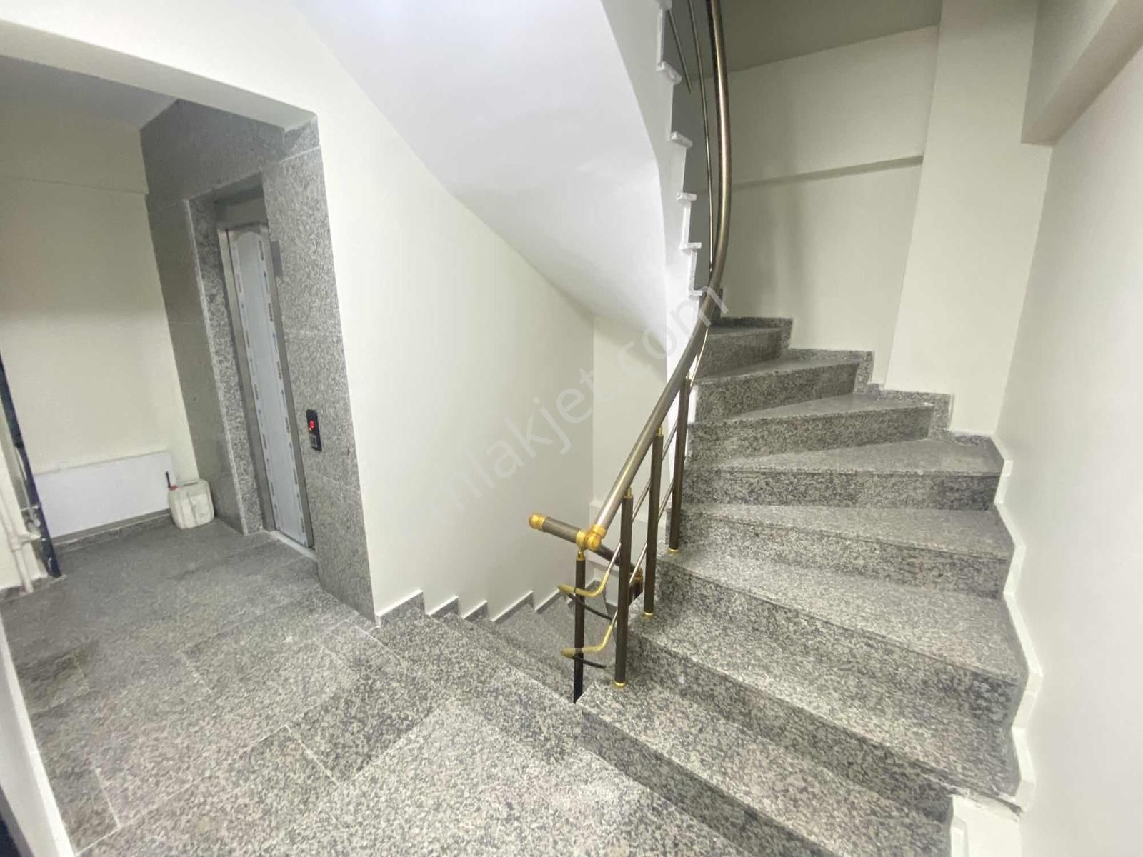 Pusula İnşaat Cebeci Mah Satılık Lüx Ara Kat Daire 100m2 2+1 - Görsel 2