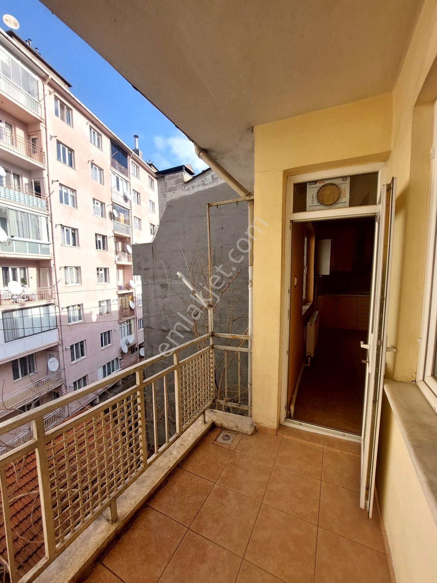 Recep Ümit Emlak'tan Hacı Seyit Mahallesi Gazi Yakup Satar Caddesi Yakını Kiralık 2+1 Daire - Görsel 10