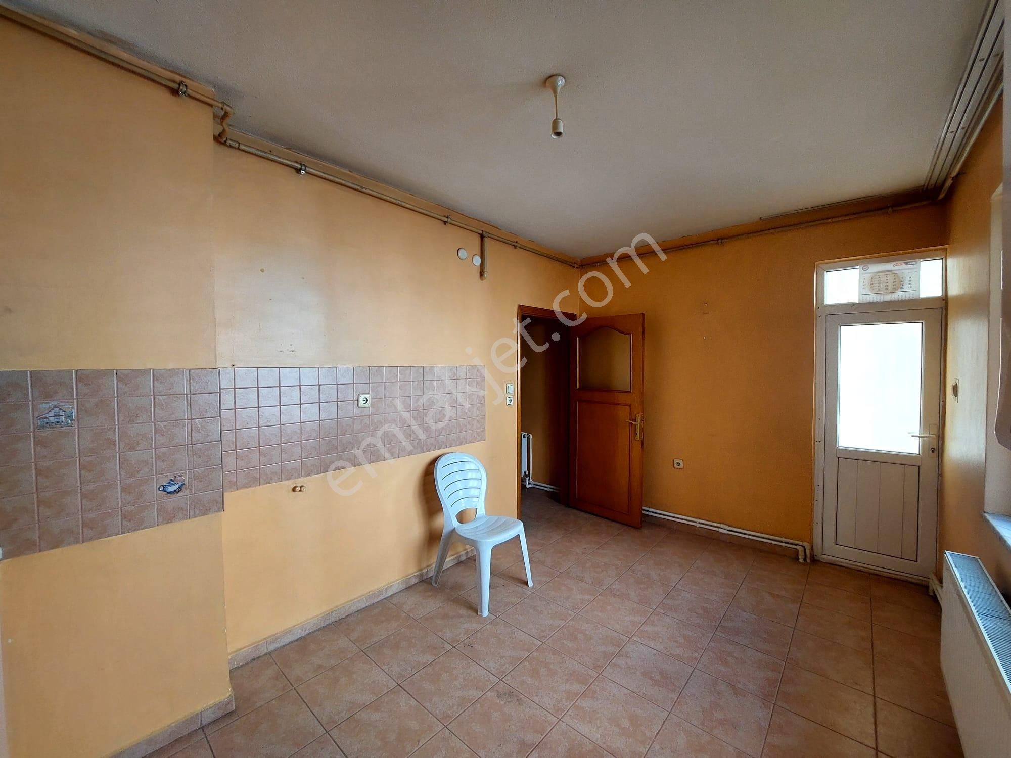 Recep Ümit Emlak'tan Hacı Seyit Mahallesi Gazi Yakup Satar Caddesi Yakını Kiralık 2+1 Daire - Görsel 7