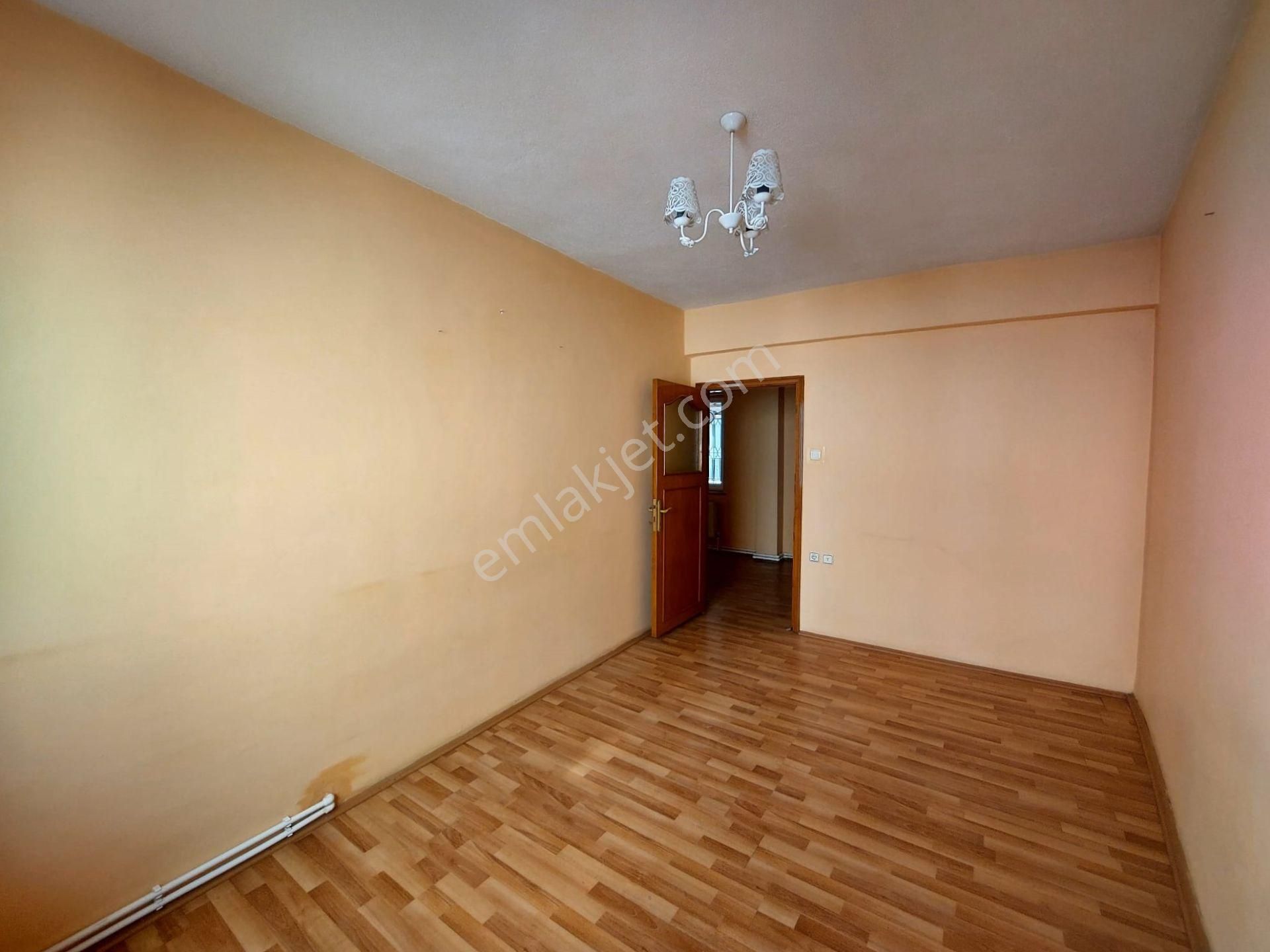 Recep Ümit Emlak'tan Hacı Seyit Mahallesi Gazi Yakup Satar Caddesi Yakını Kiralık 2+1 Daire - Görsel 23