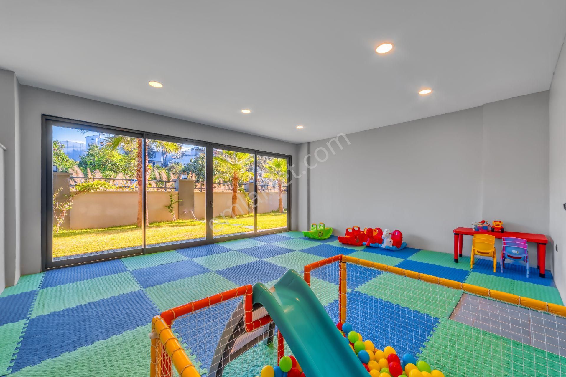 Villa Tadında Direkt Havuz Girişli 2+1 Swım-up Rezidans | Son Daire - Görsel 13