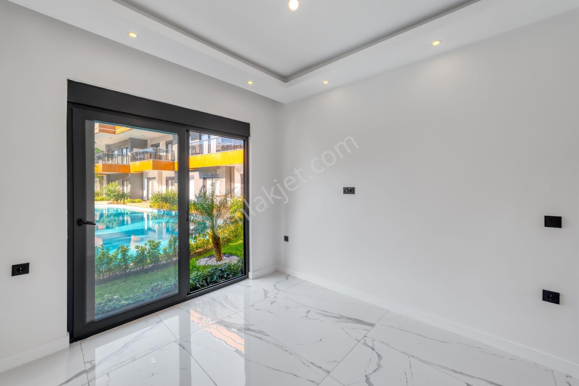 Villa Tadında Direkt Havuz Girişli 2+1 Swım-up Rezidans | Son Daire - Görsel 28