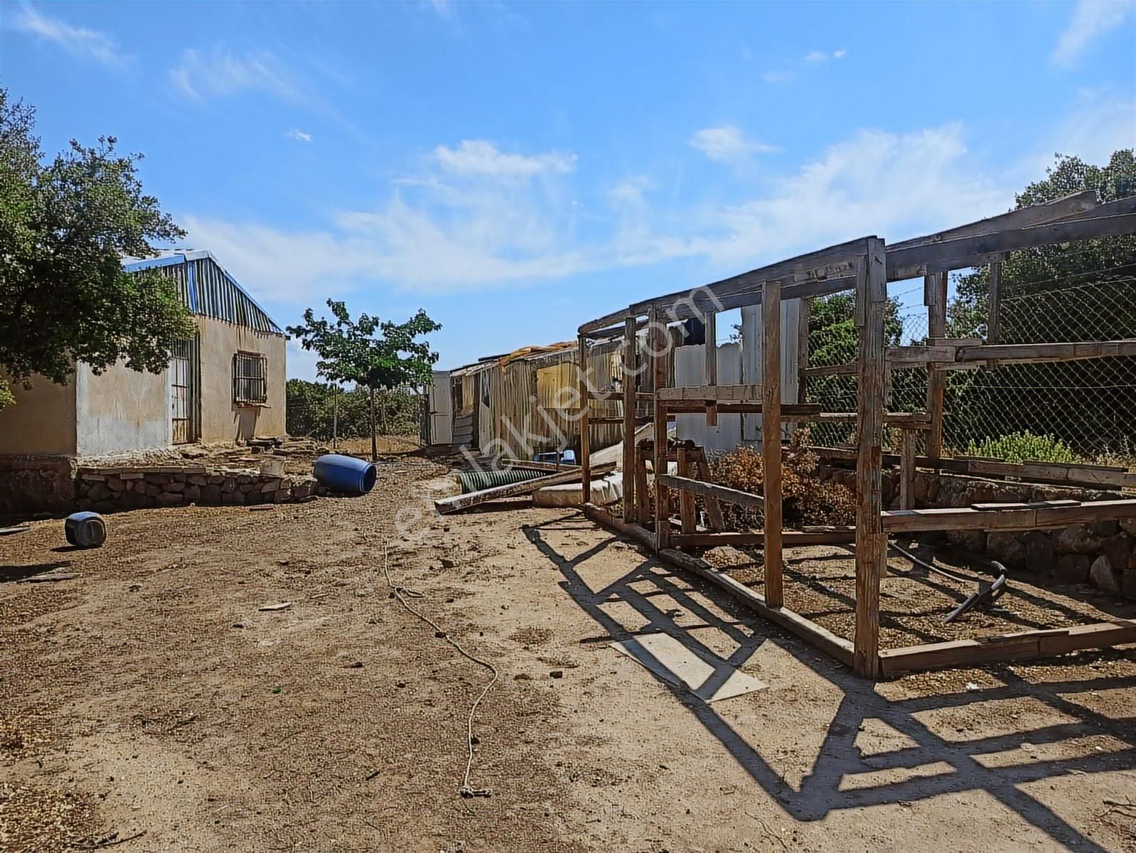 Karşıyaka'da 6.733 M² Suyu Ve Deposu Olan Yapı İzinli Çiftlik - Görsel 27